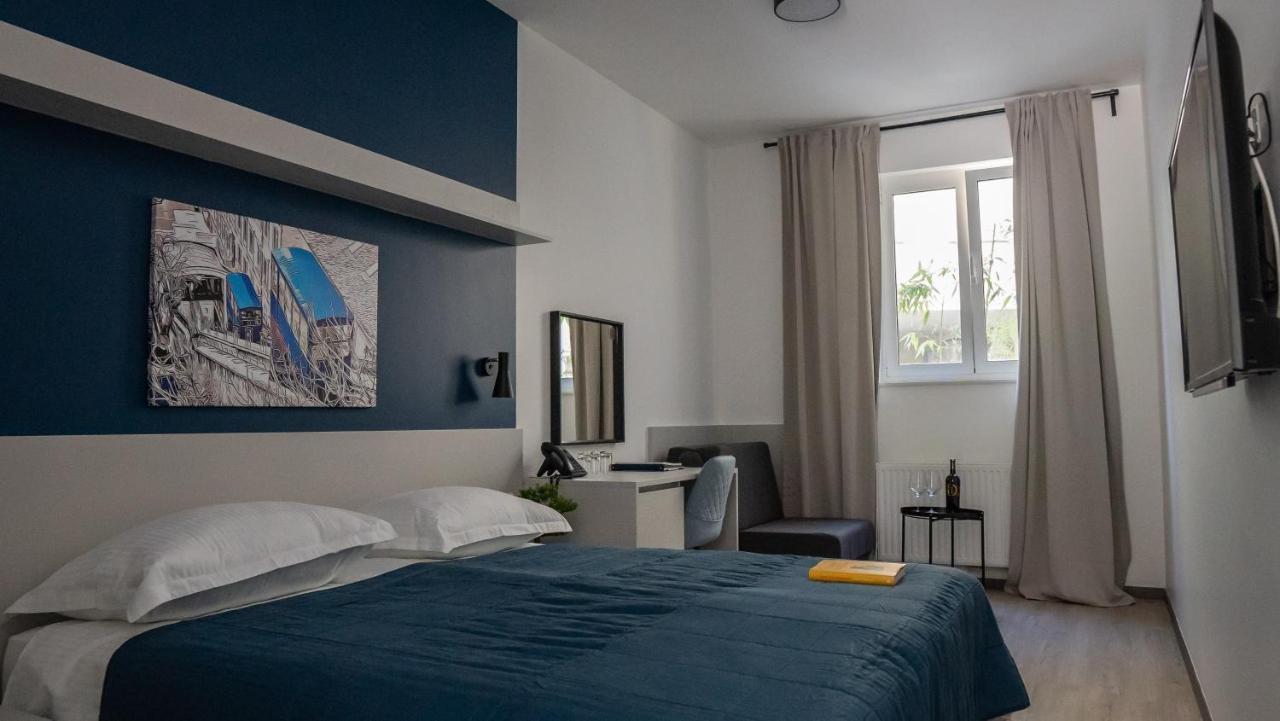 Standard Triple Room Street Entrance Ground Floor
