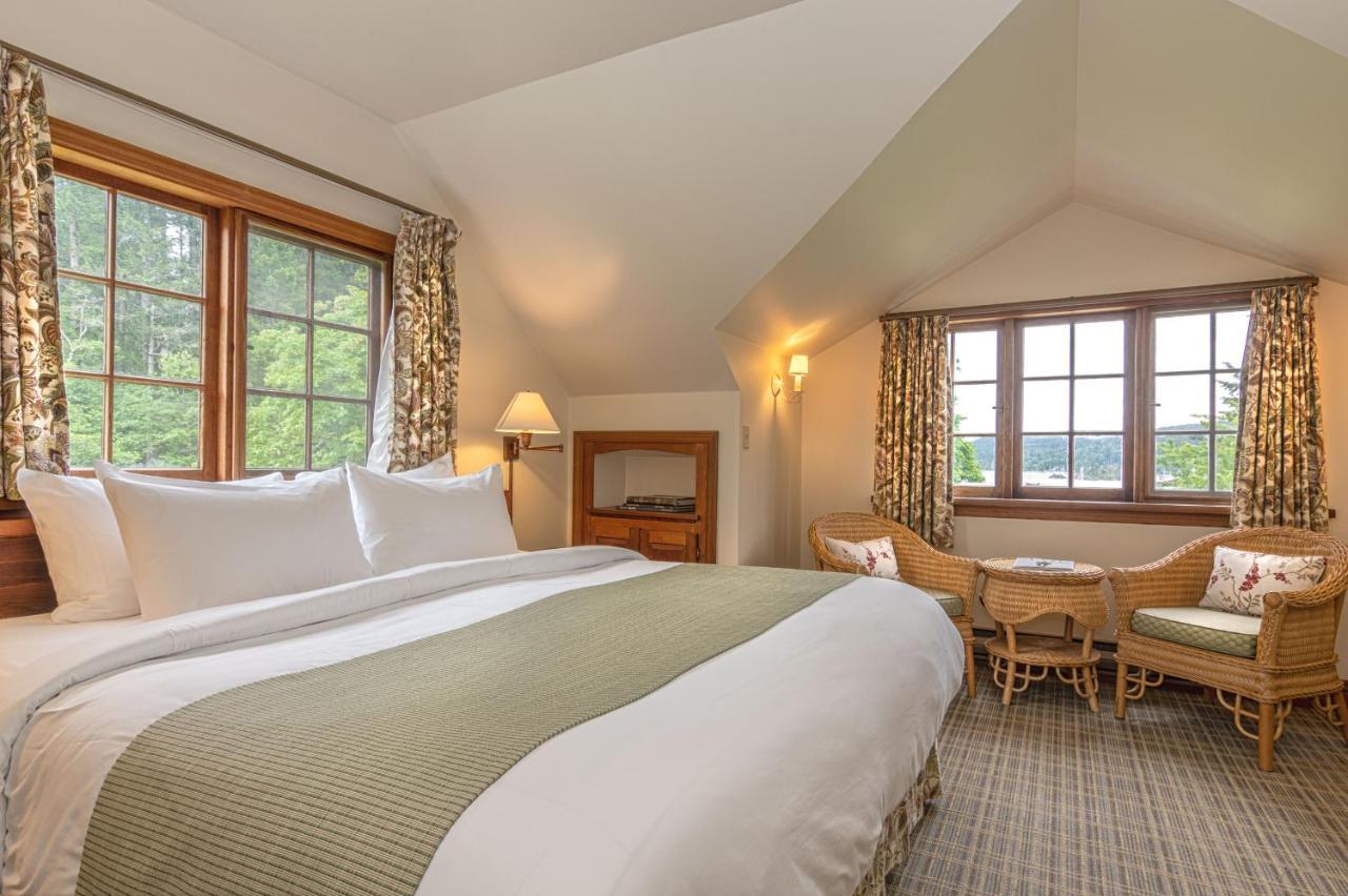Signature Queen Suite Farm East