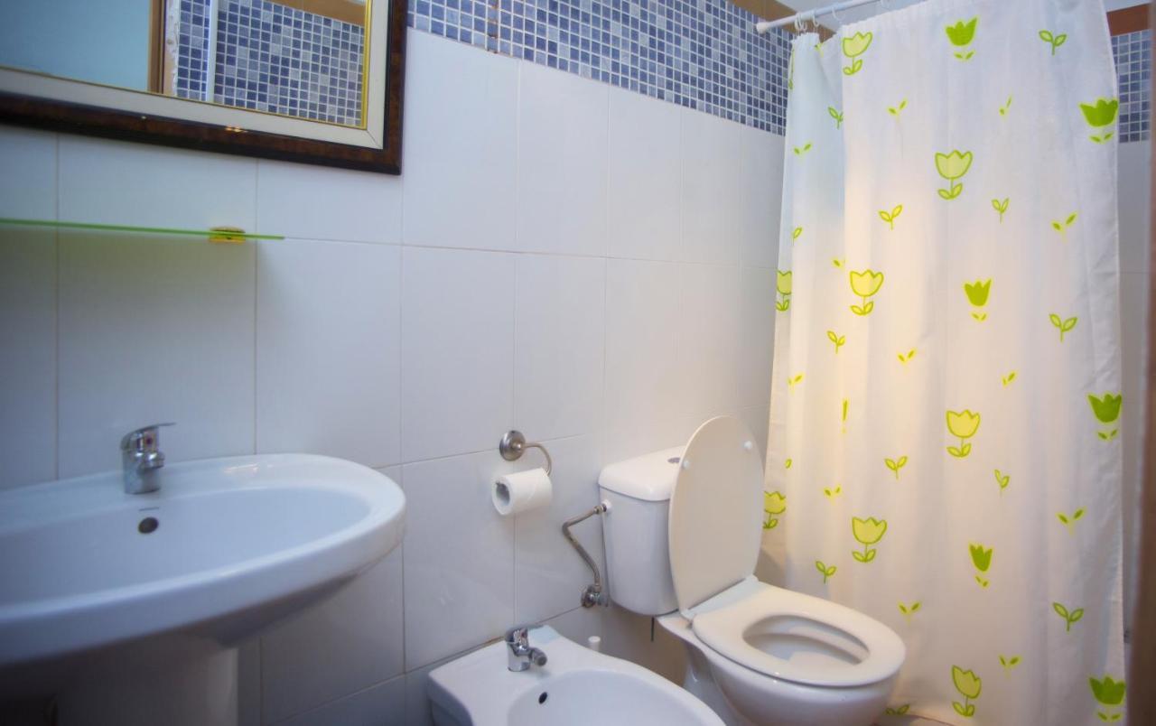 Habitación Doble con baño privado - 2 camas