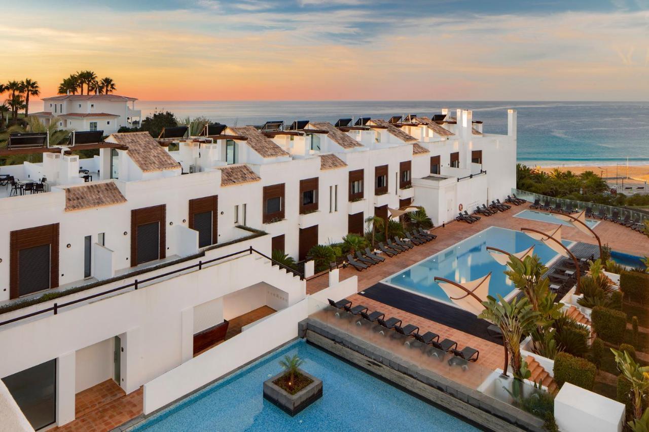 Apartamento com 2 Quartos e Vista Mar