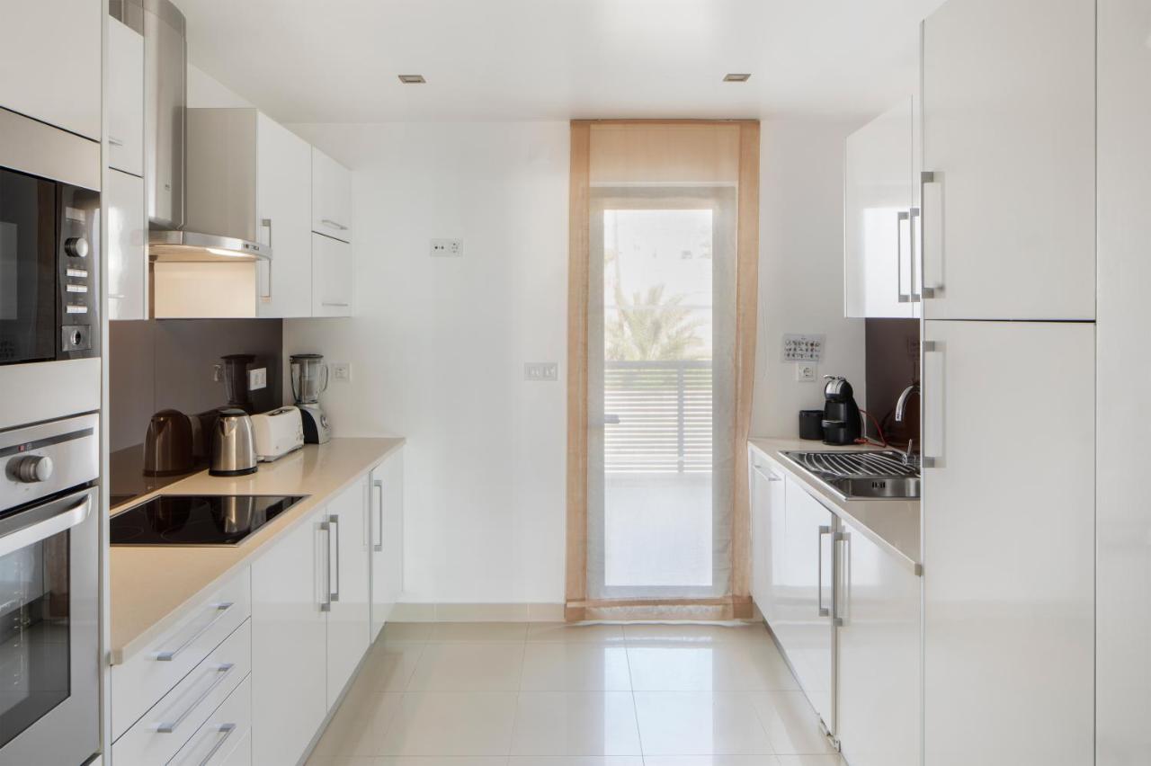 Apartamento Standard com 3 Quartos e Varanda