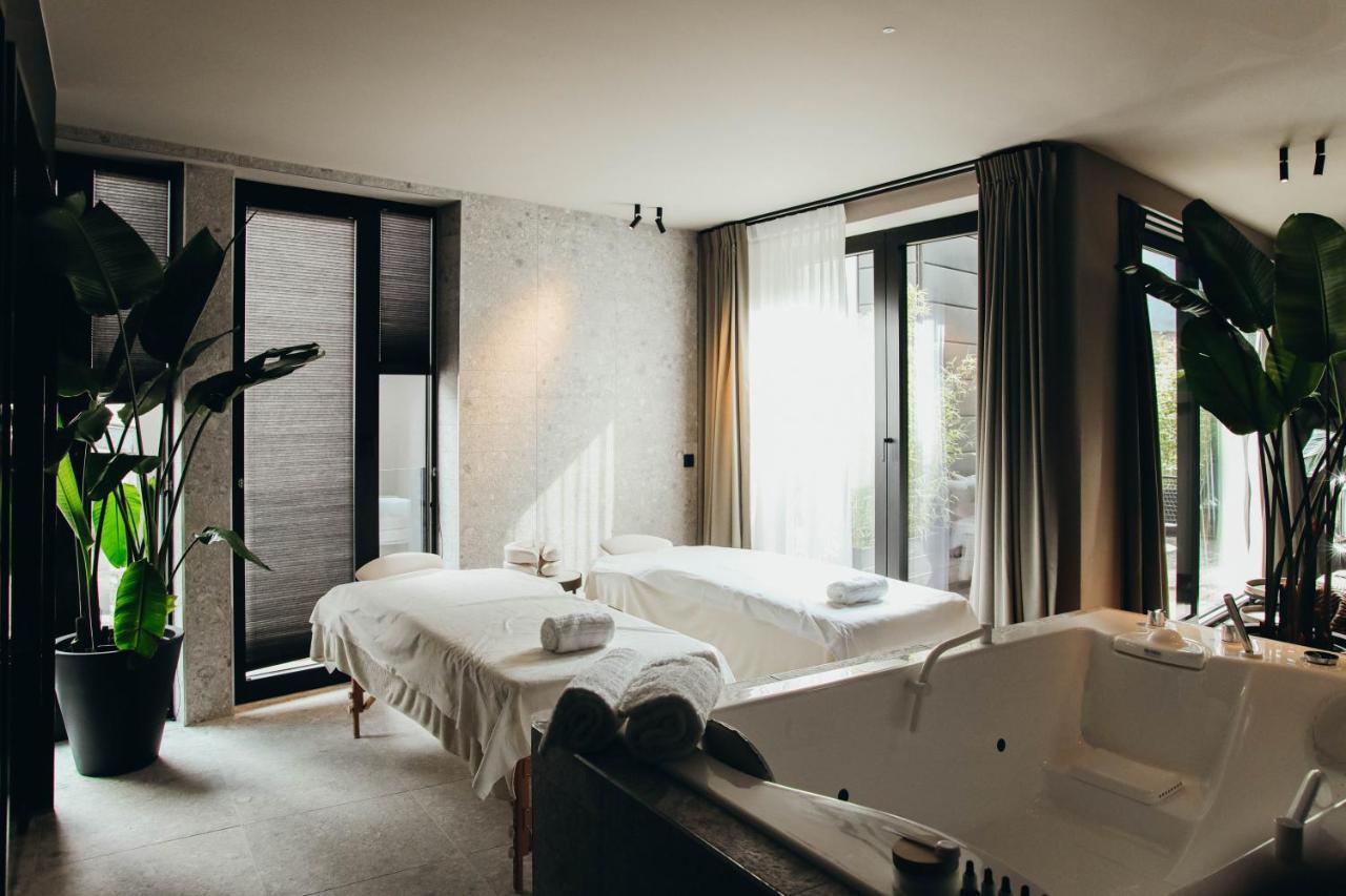 Suite with Spa Bath