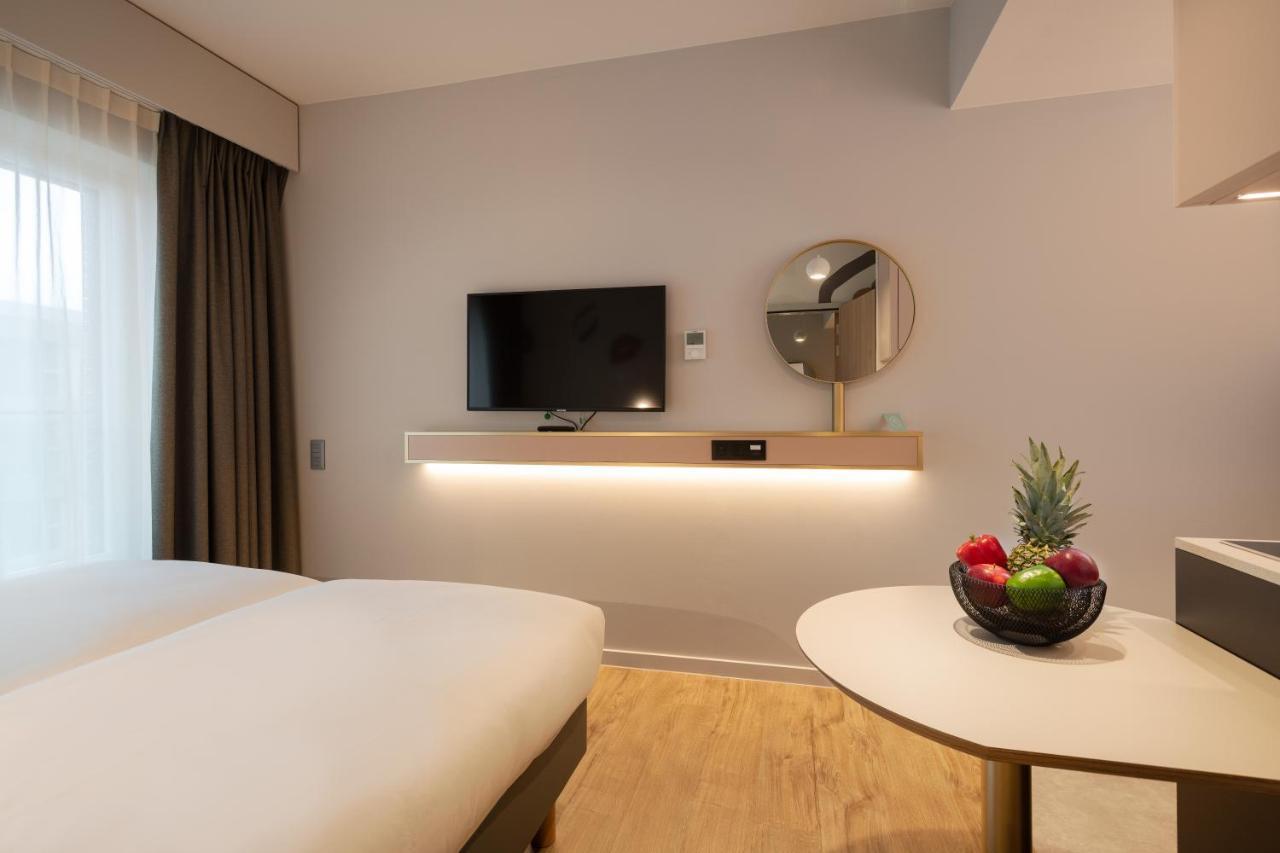 Elegant Double Studio