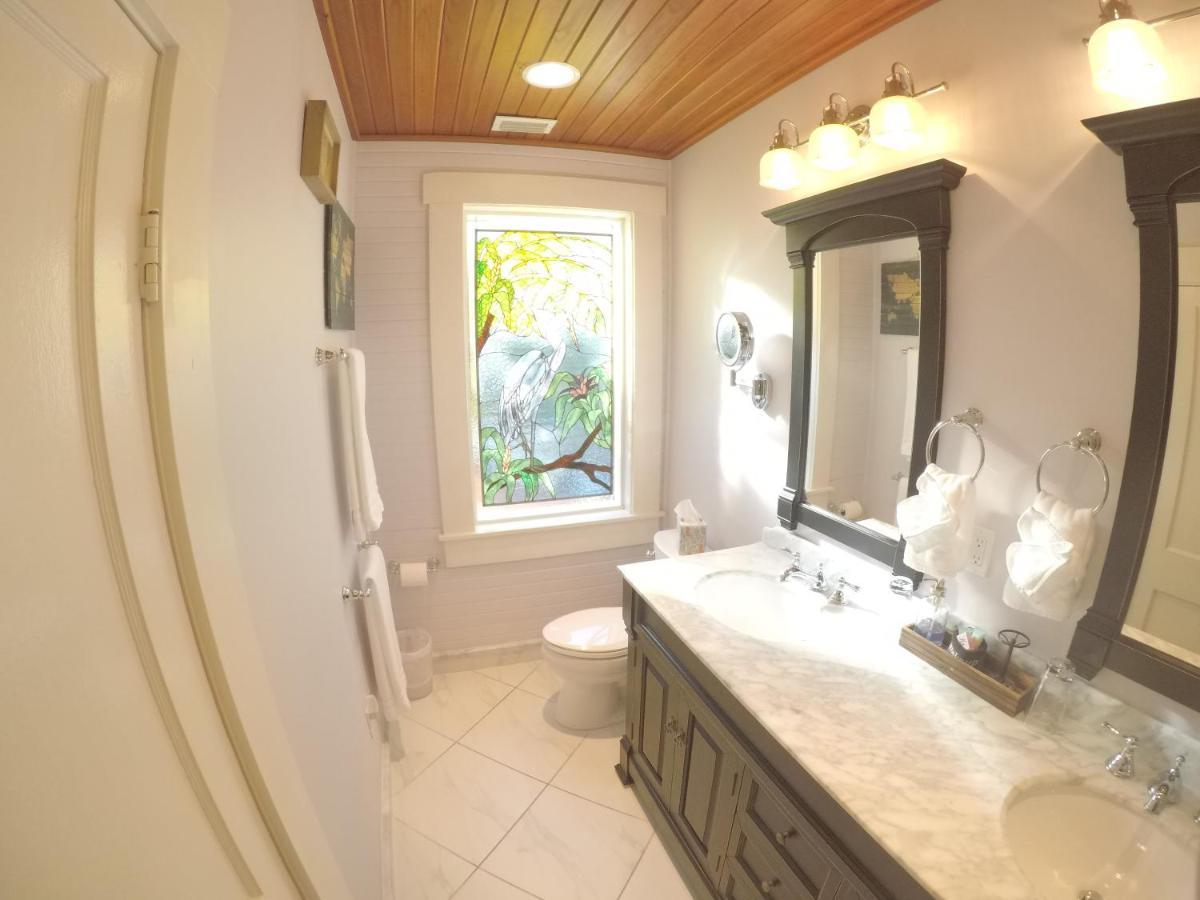 The Periwinkle Deluxe Double Room