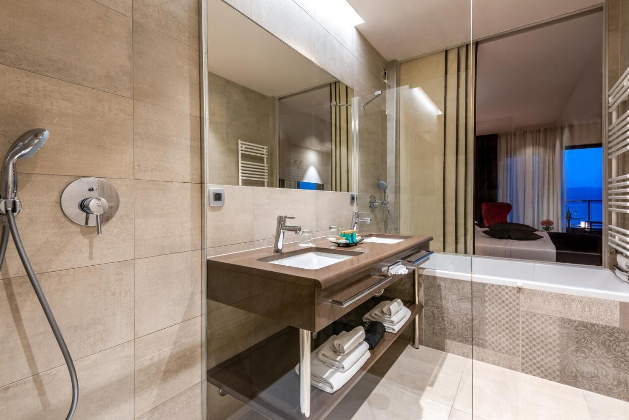 Deluxe Double or Twin Room Balcony Sea View