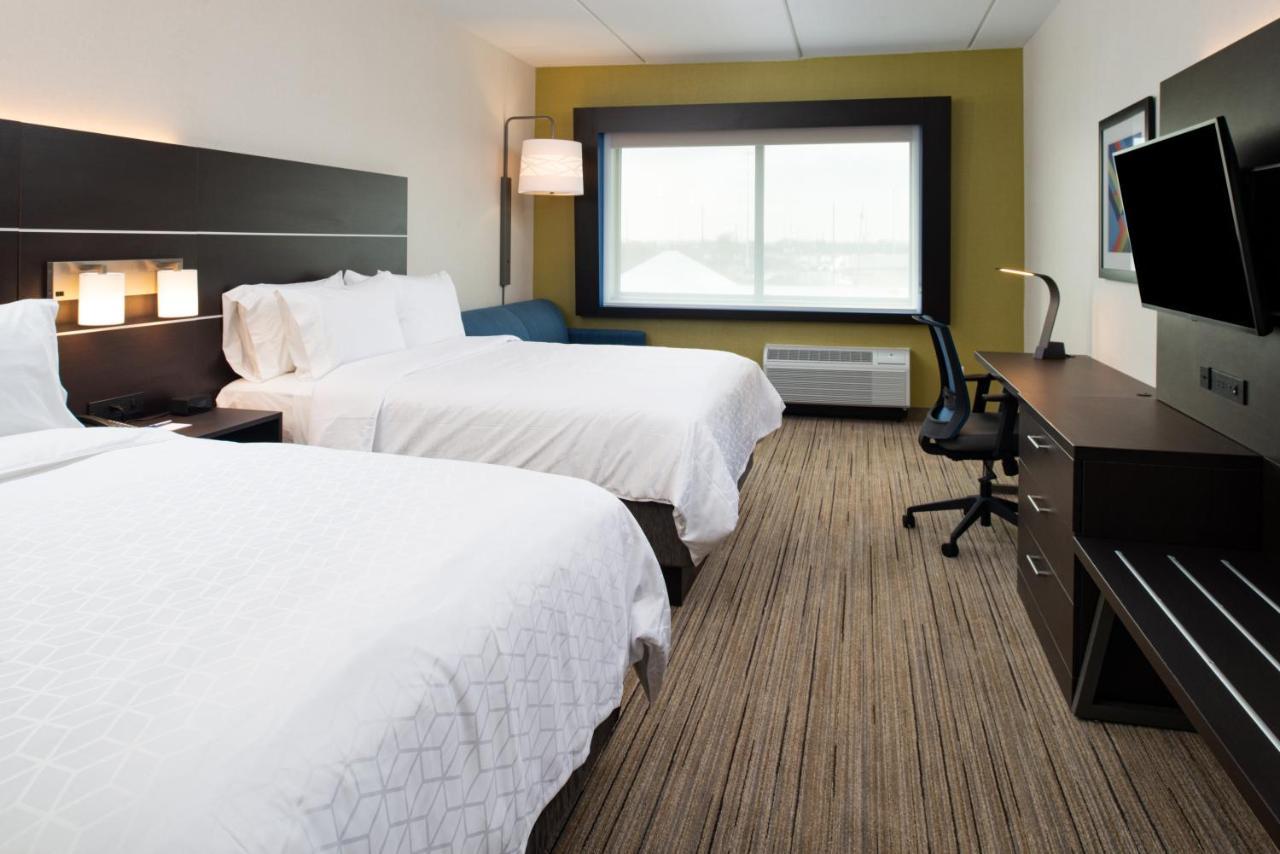 Queen Suite with Two Queen Beds and Sofa Bed
