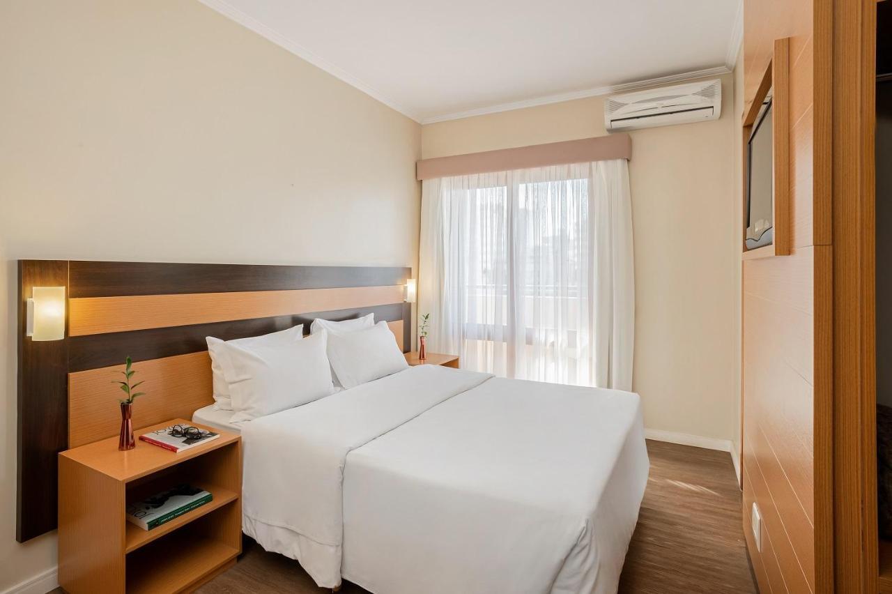 Alojamiento Doble Estándar - 1 cama doble