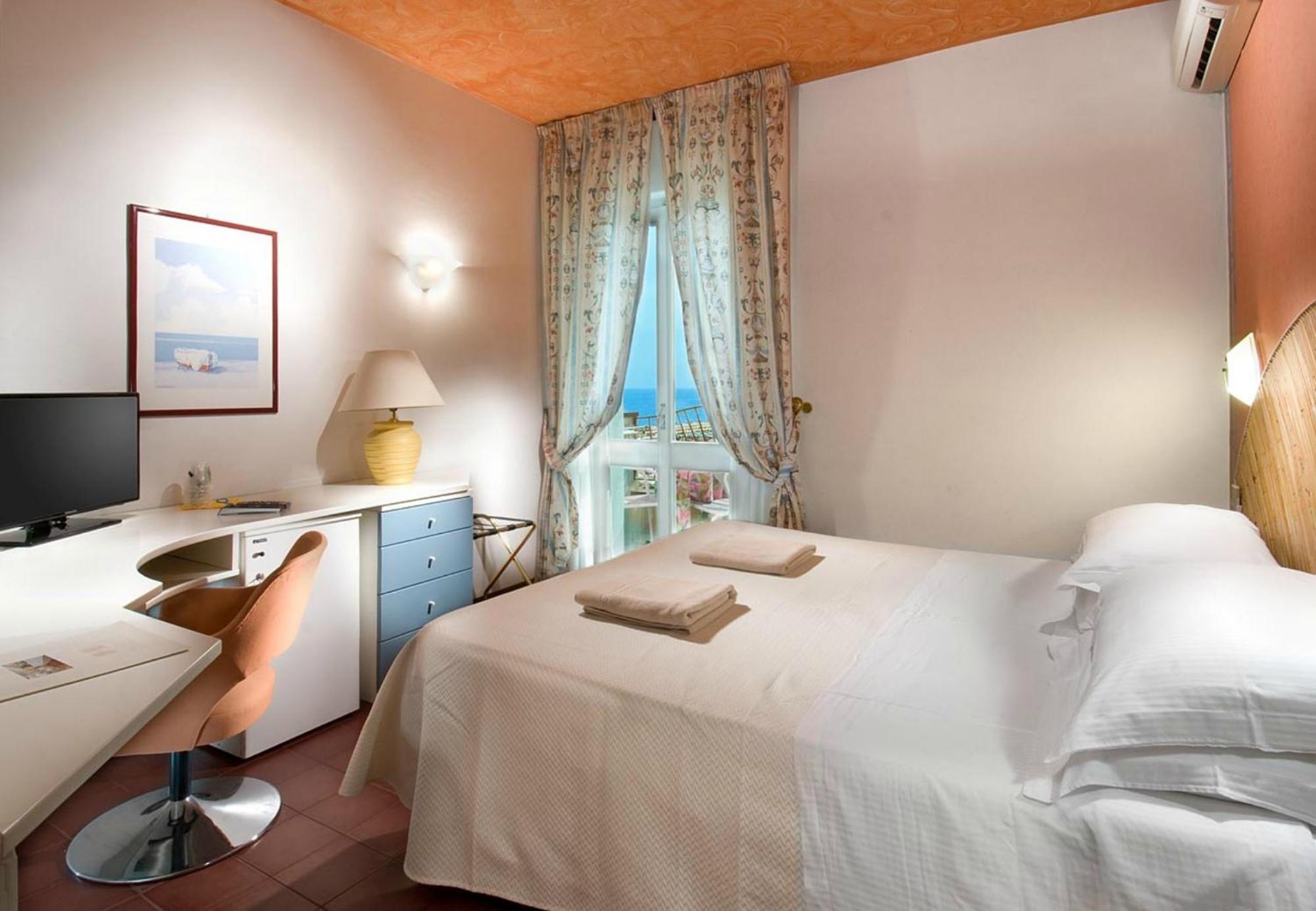 Standard Double or Twin Room Sea View
