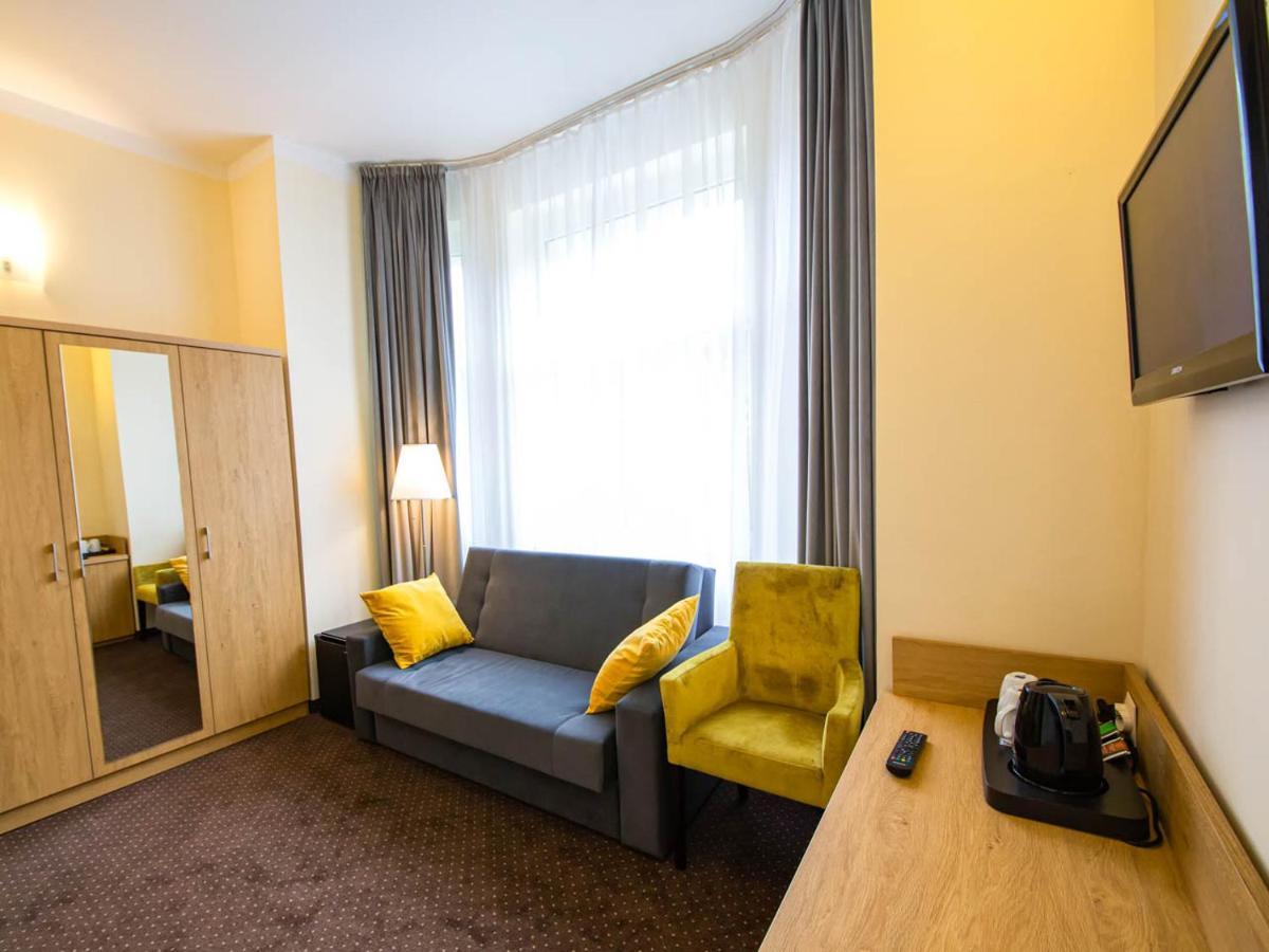 Apartment mit Balkon