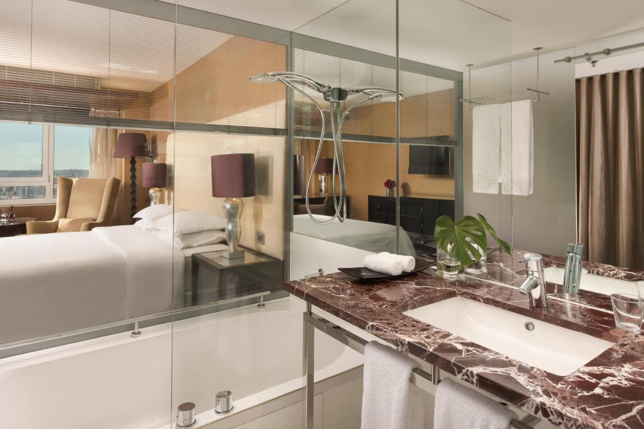 Quarto Club com 2 Camas de Solteiro e Acesso à Área VIP