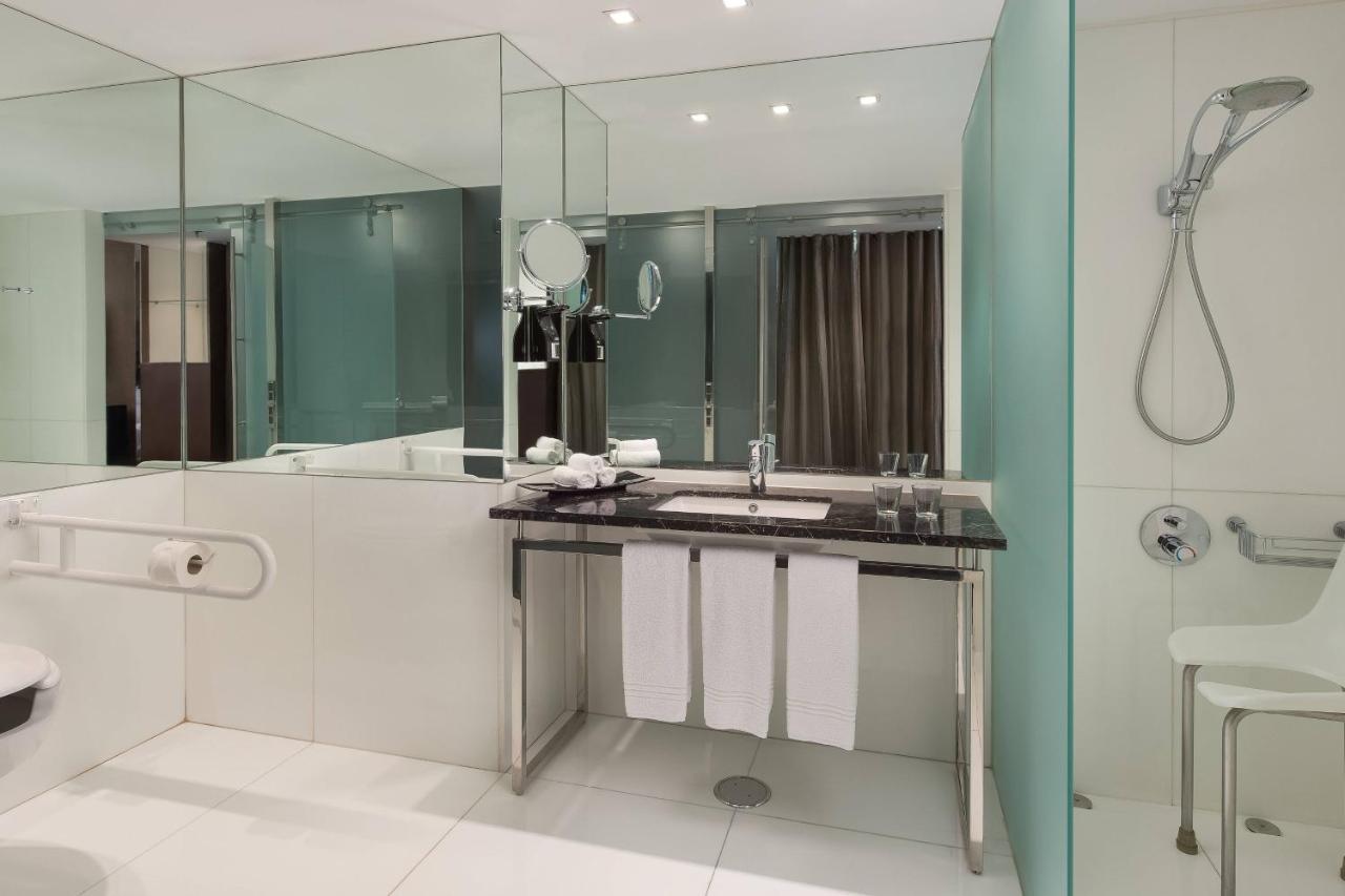 Quarto Deluxe com 2 Camas de Solteiro e Acesso à Piscina