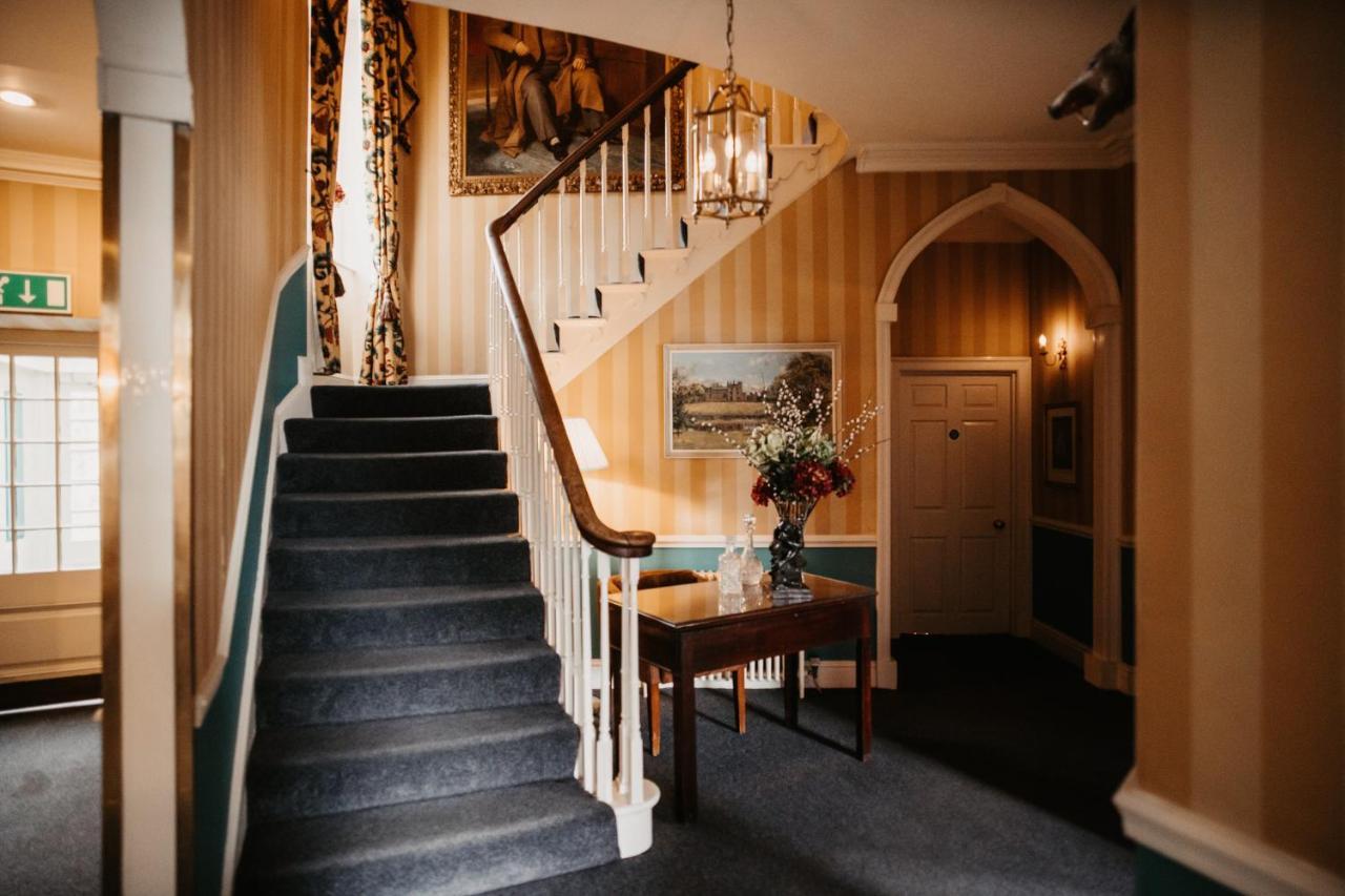 Main House Twin or Double – No dogs permitted
