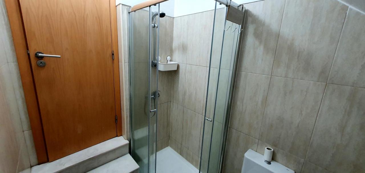 Quarto Duplo Standard com Banheiro Compartilhado