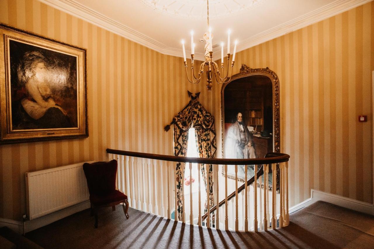 Main House Twin or Double – No dogs permitted