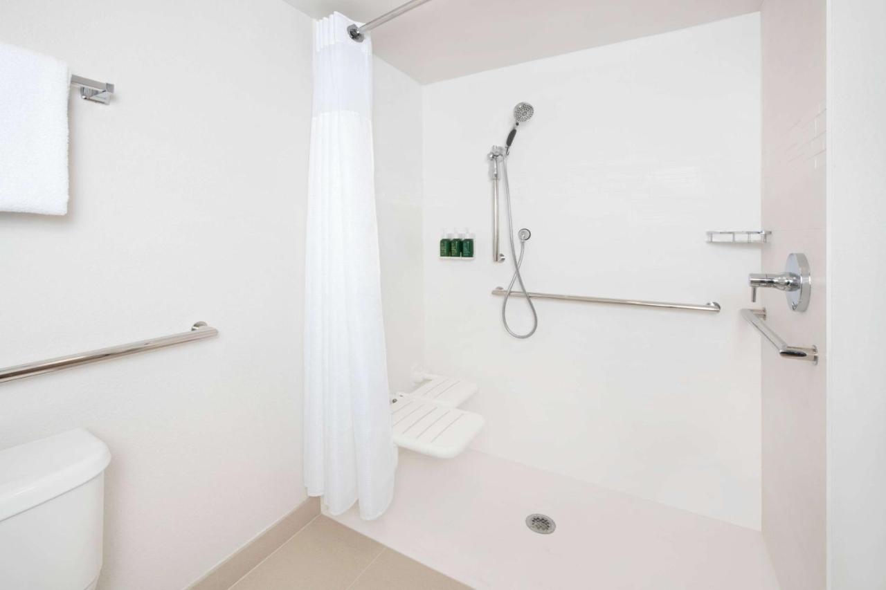 Mobility Accessible Studio Suite King Tub