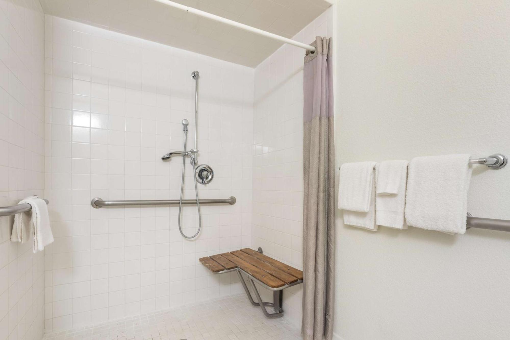 Quarto Duplo - Acesso a Pessoas com Mobilidade Condicionada e Duche para Pessoas com Mobilidade Condicionada