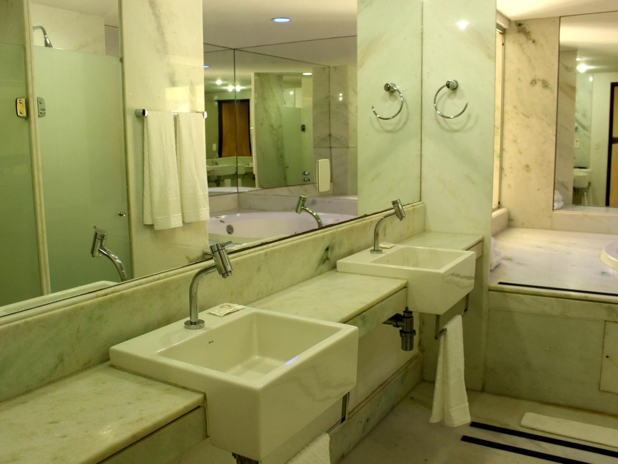 Suite com Banheira de Hidromassagem