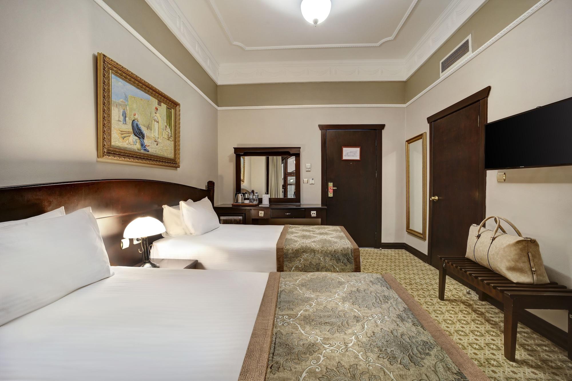 Guest Room Atrium view King or Twin