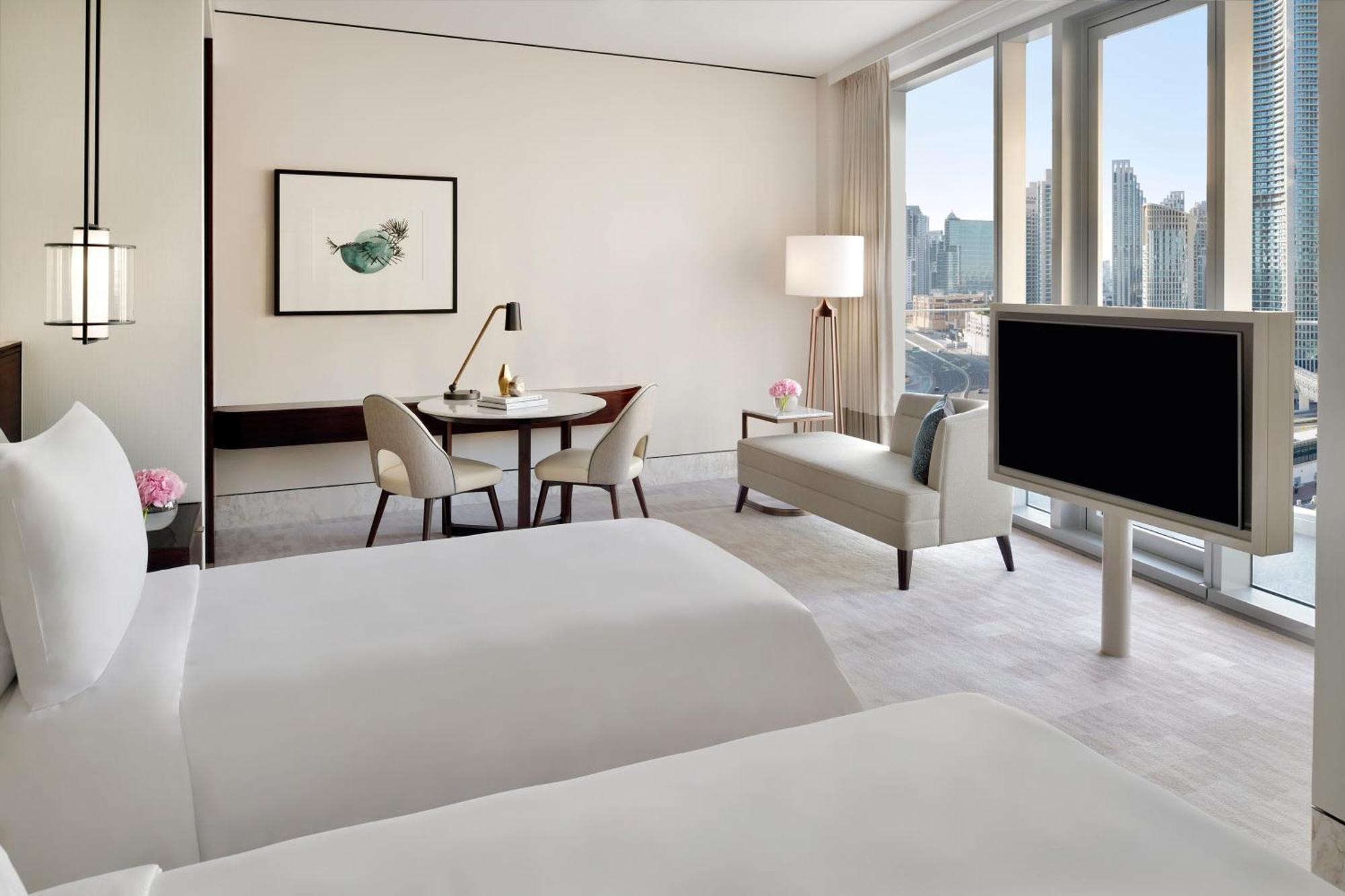 Premier Room Twin – Exclusive Access to Level 54 Infinity Pool