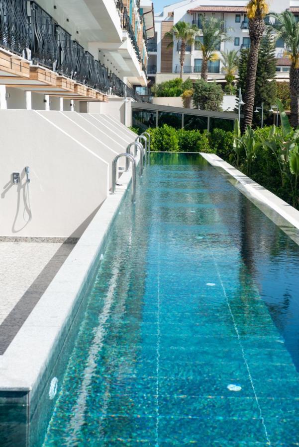 Deluxe Double or Twin Room with Pool Access