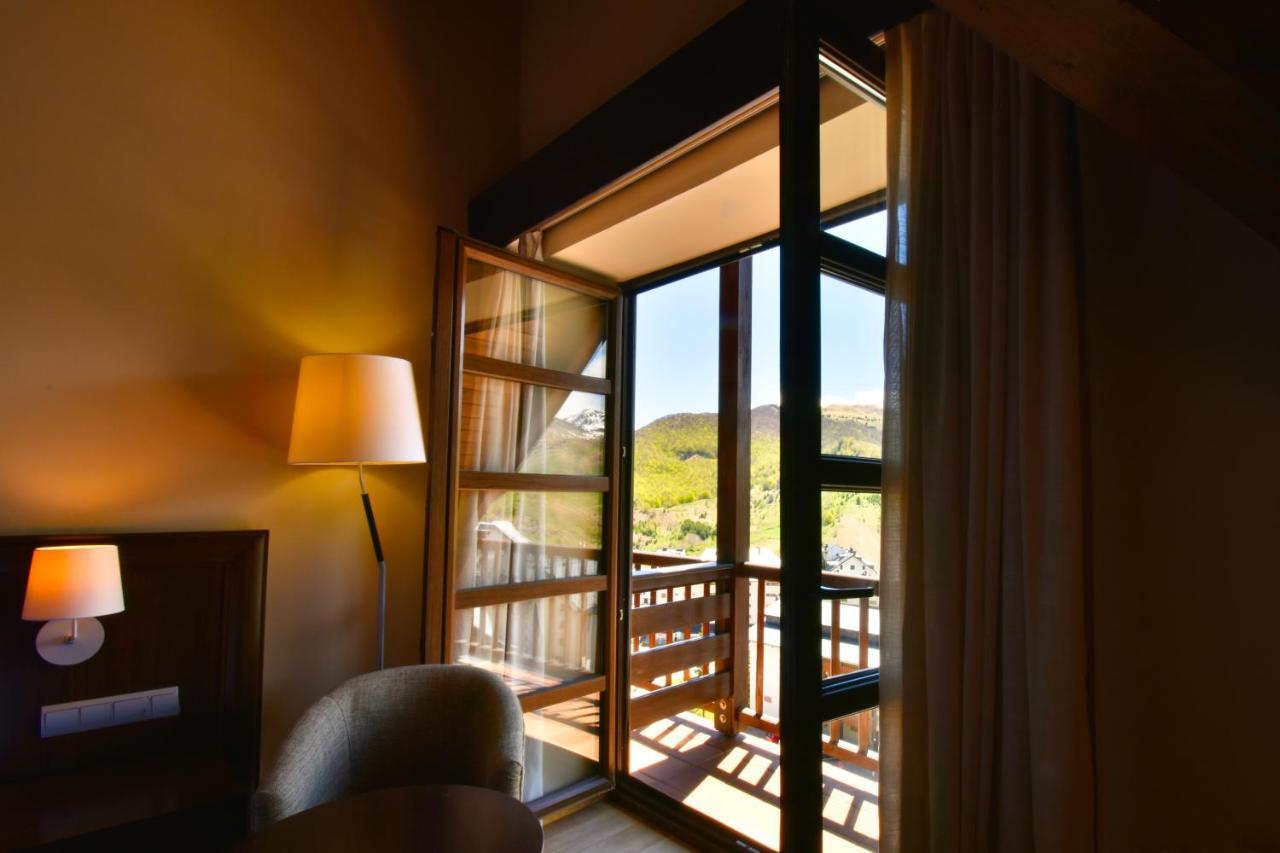 Habitación Triple con vistas a la montaña