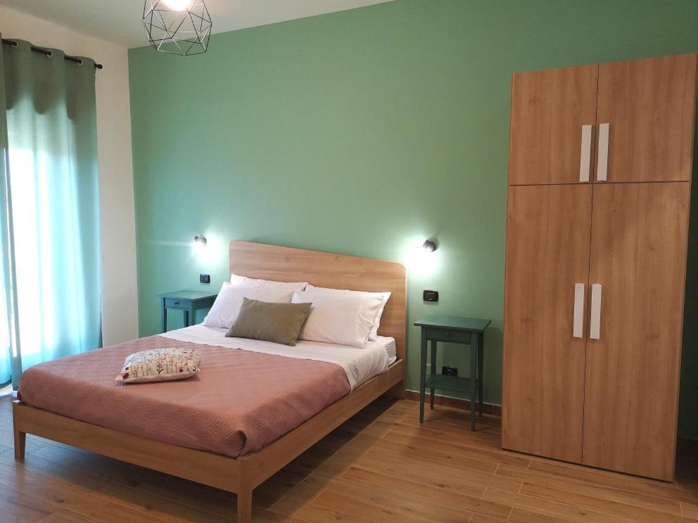 Deluxe Double Room Shower,1265877217:JPEG