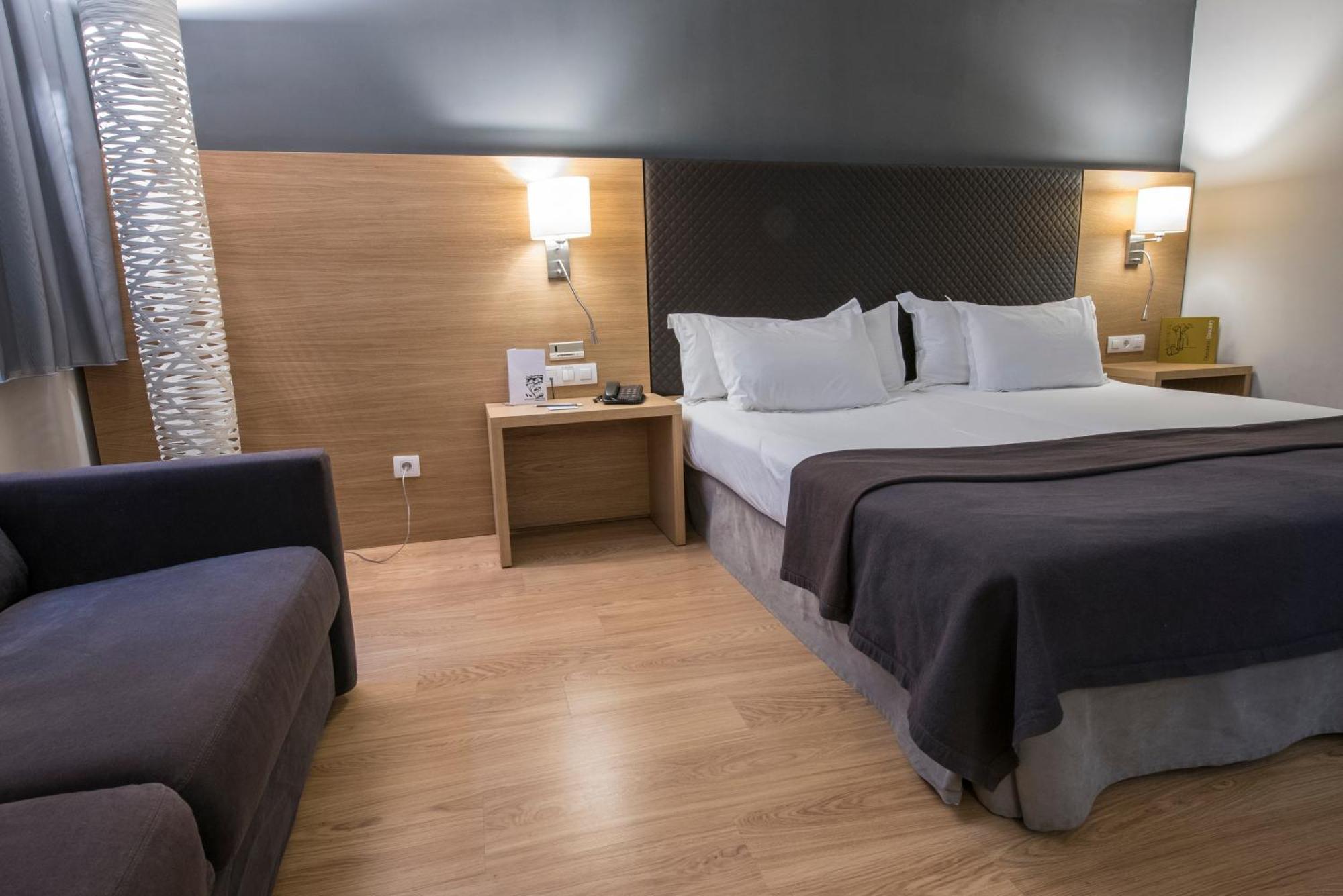 Standard Double or Twin Room with Extra Bed,1273084714:JPEG