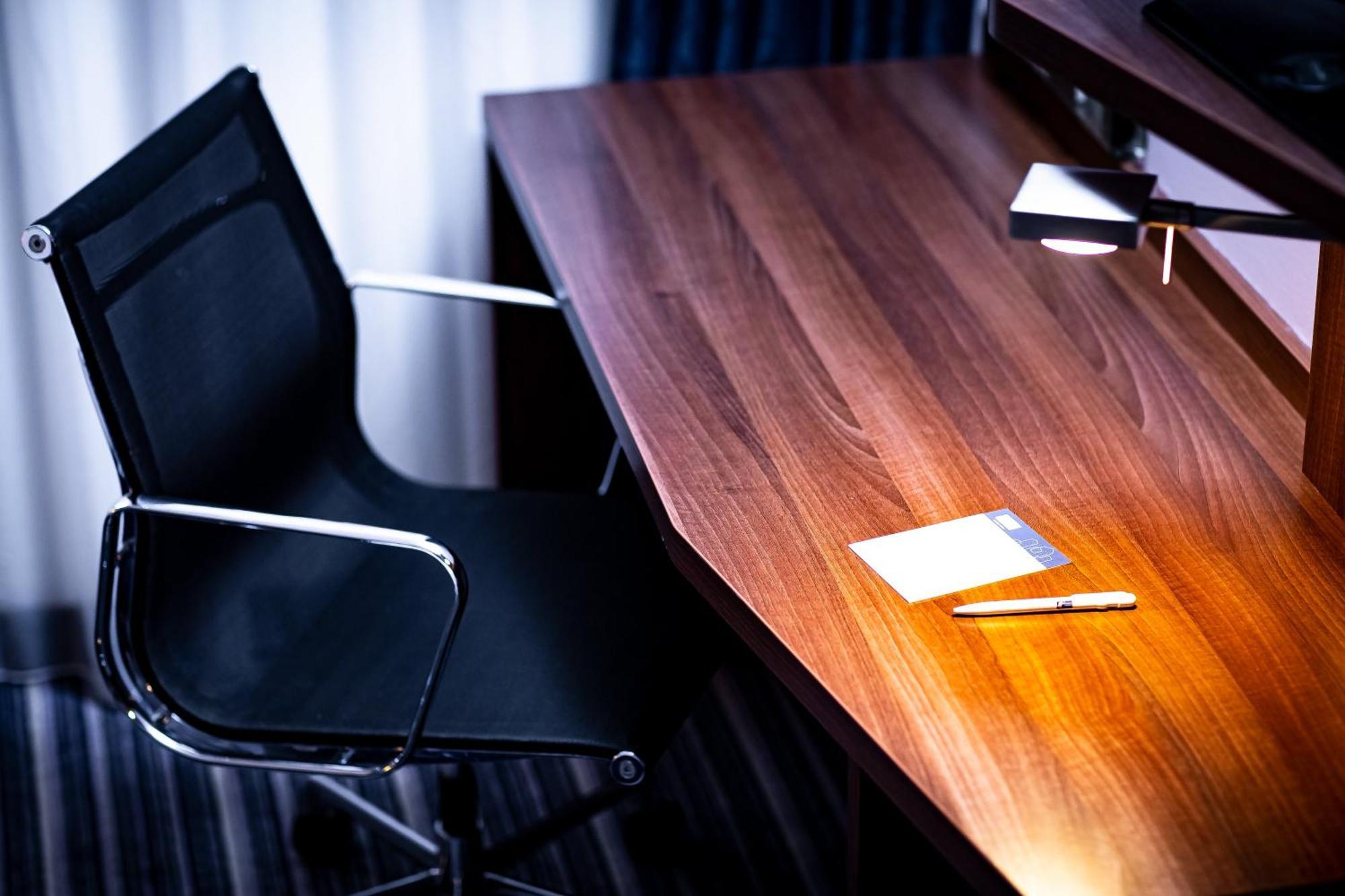 Standard Double Room - Delftsestraat Side