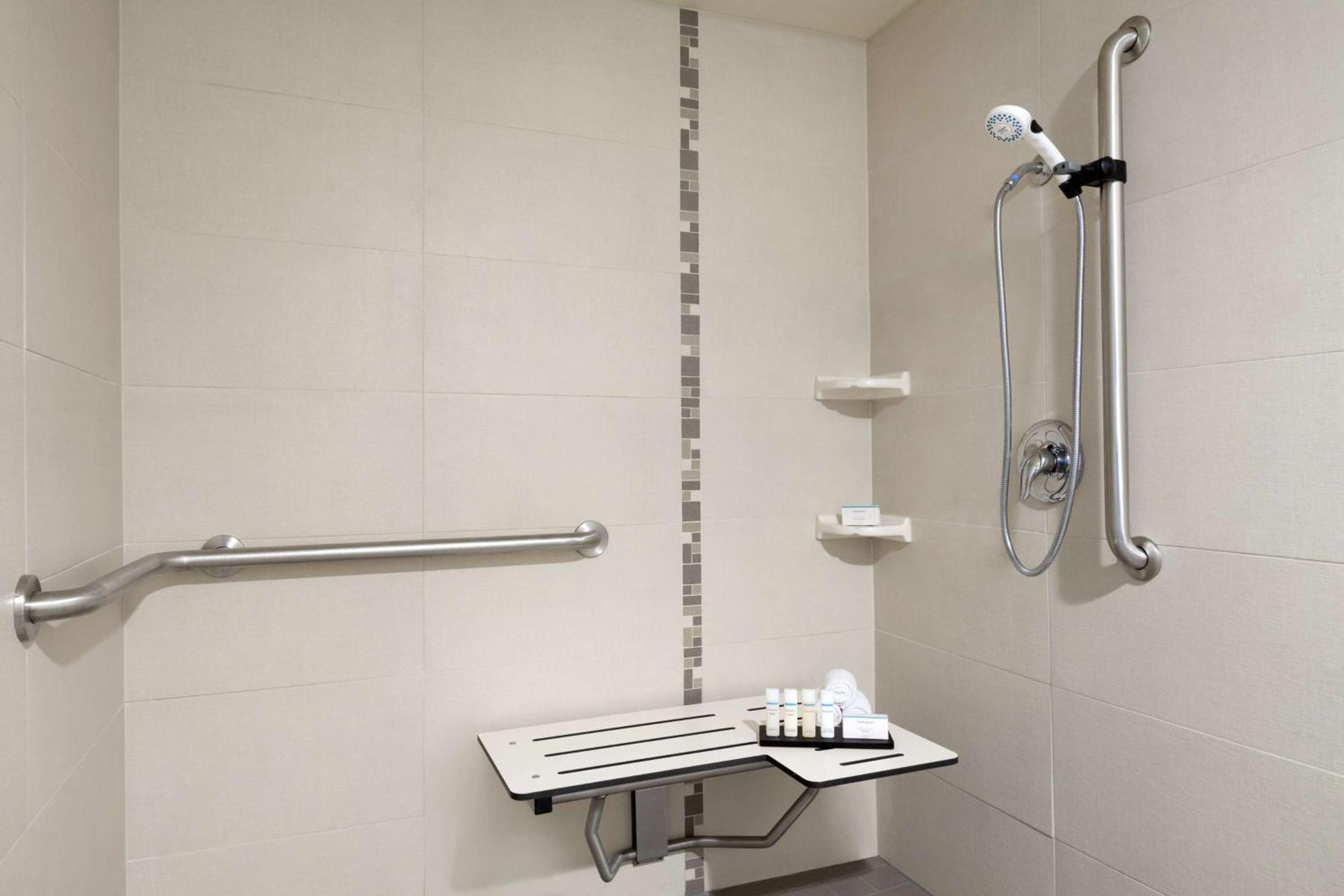 One-Bedroom Double Suite with Roll-In Shower - Mobility Access