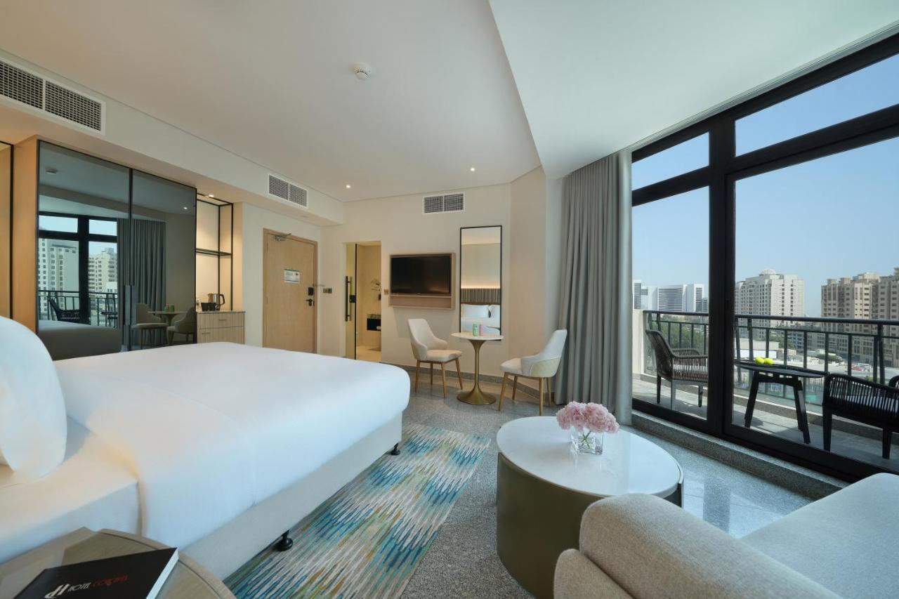 Guest Room Balcony King Bed