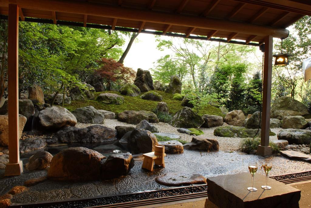 Japanese-Style Suite with Open-Air Bath "Aoi"