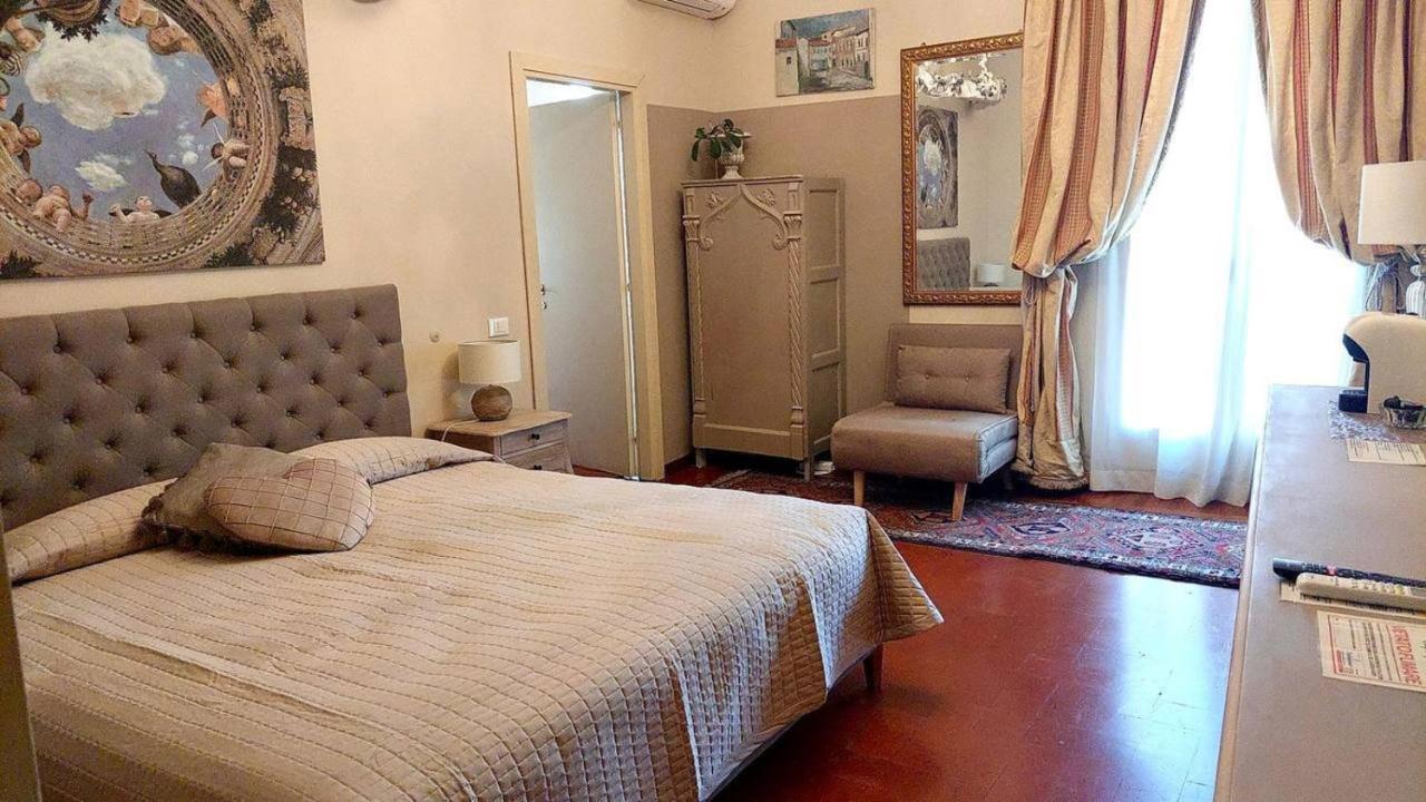 Camera Matrimoniale/Doppia con Letti Singoli