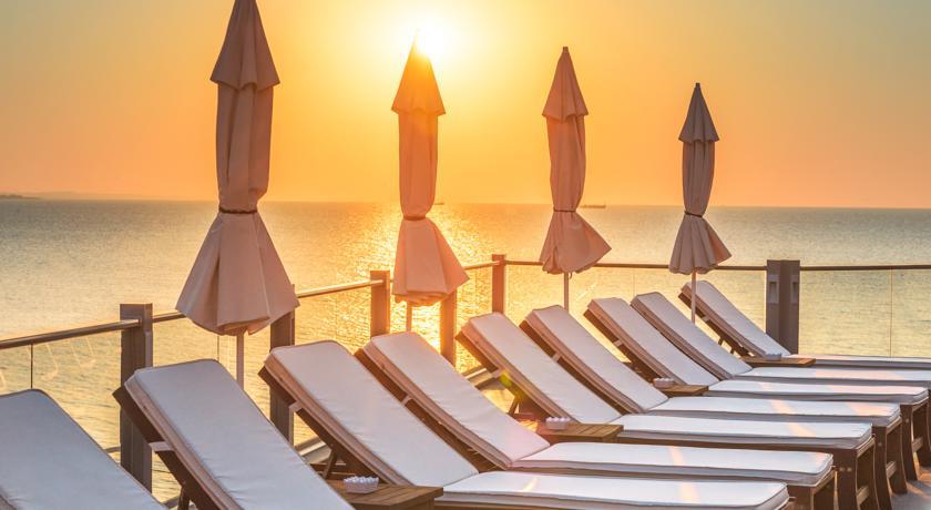 Double or Twin Room with Sea View