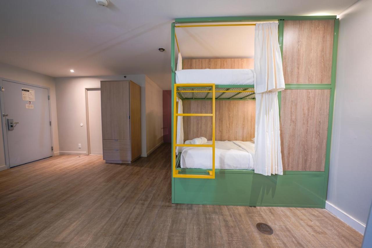Bed 8-Bed Dormitory Room