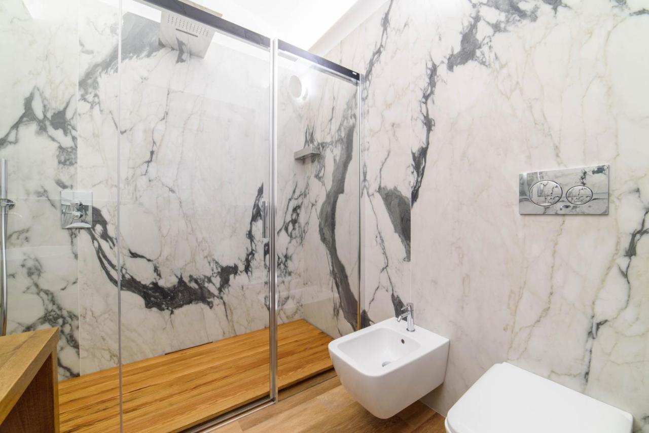 King Suite Spa Bath