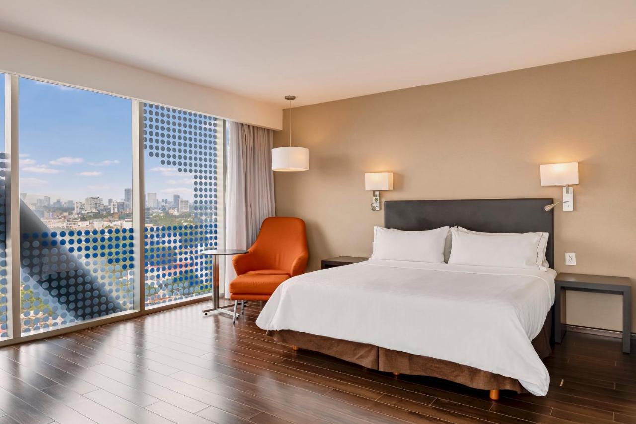 Deluxe Room 1 King