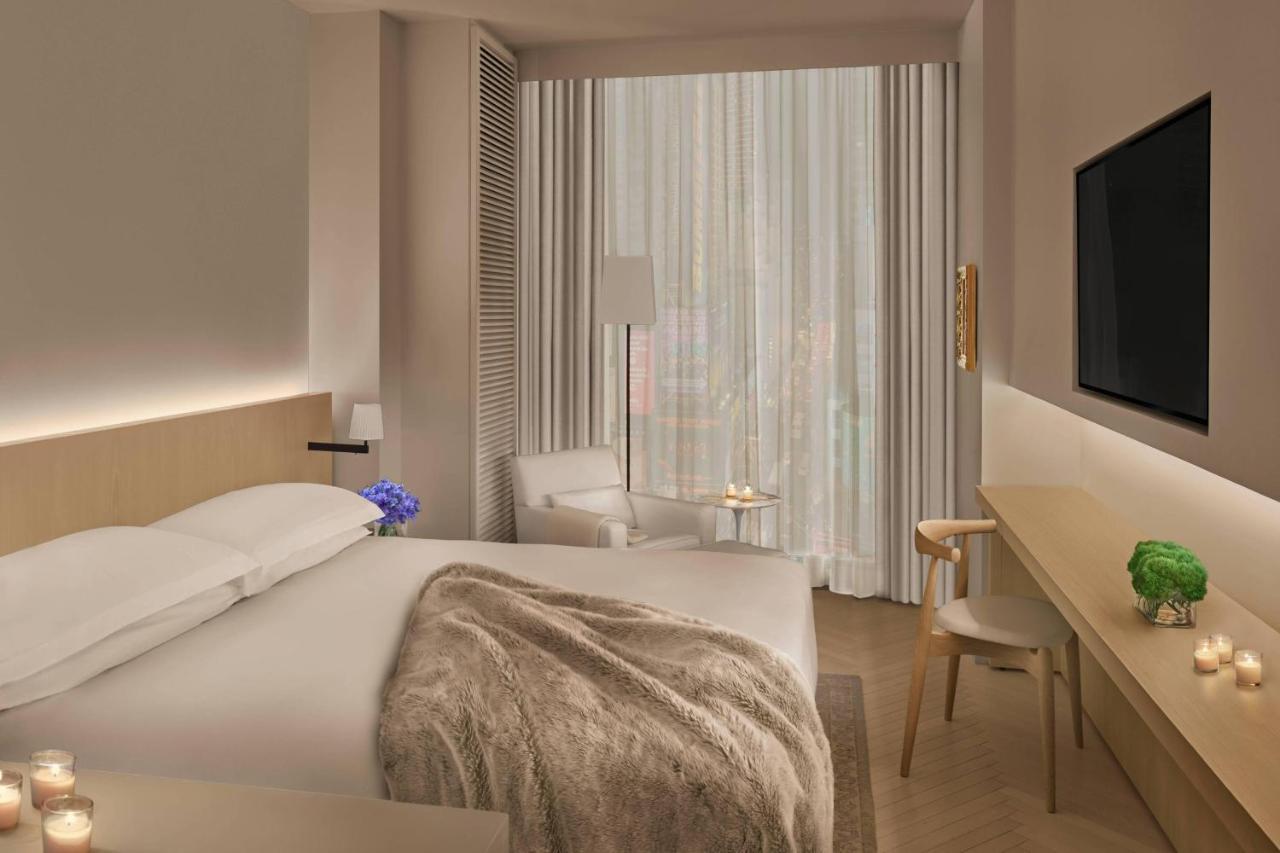 Superior King Room Times Square View,1612994291:JPEG