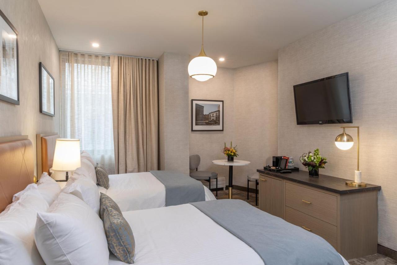 Deluxe Doppelzimmer mit 2 Doppelbetten