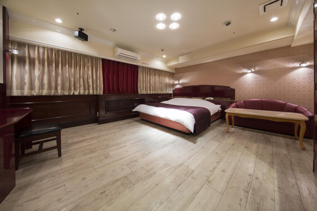 Queen Room