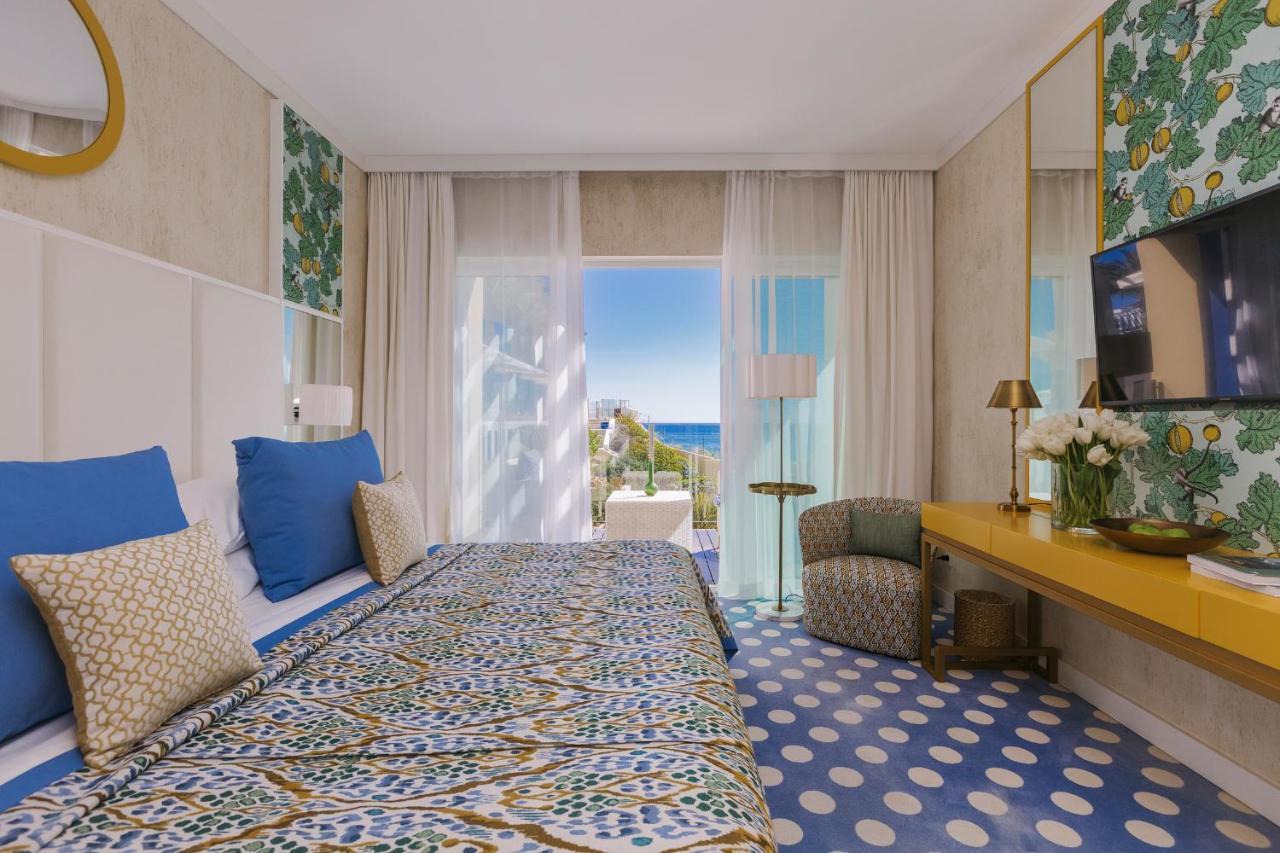Suite com Varanda e Vista Mar