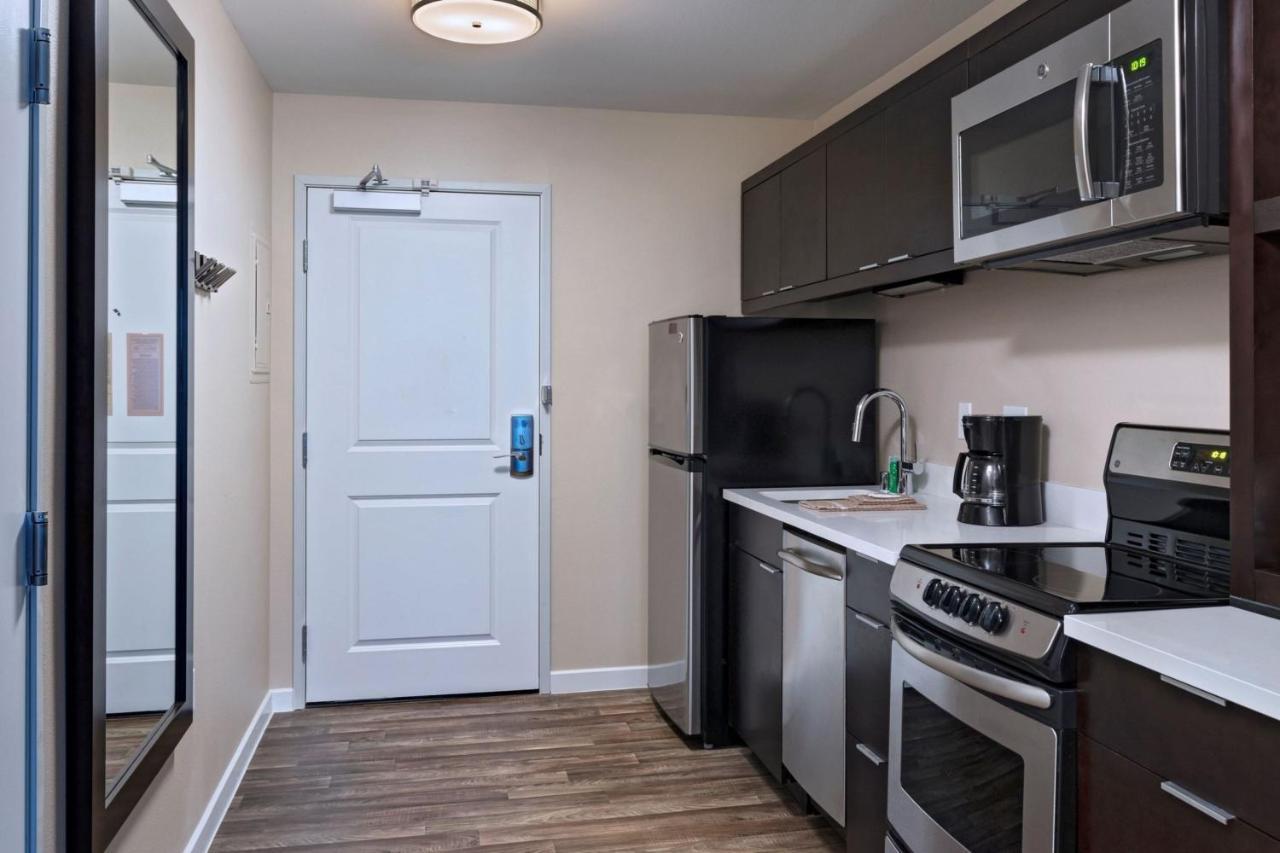One-Bedroom Suite