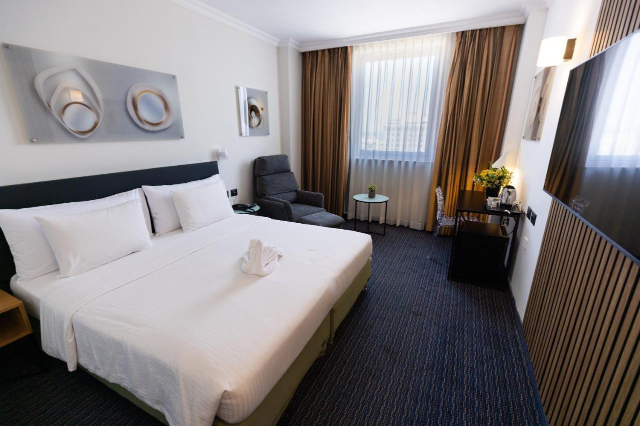 Double or Twin Room Lounge Access