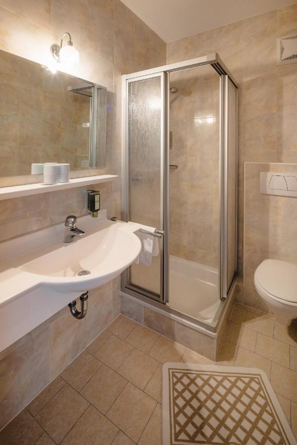 Doppelzimmer mit Balkon