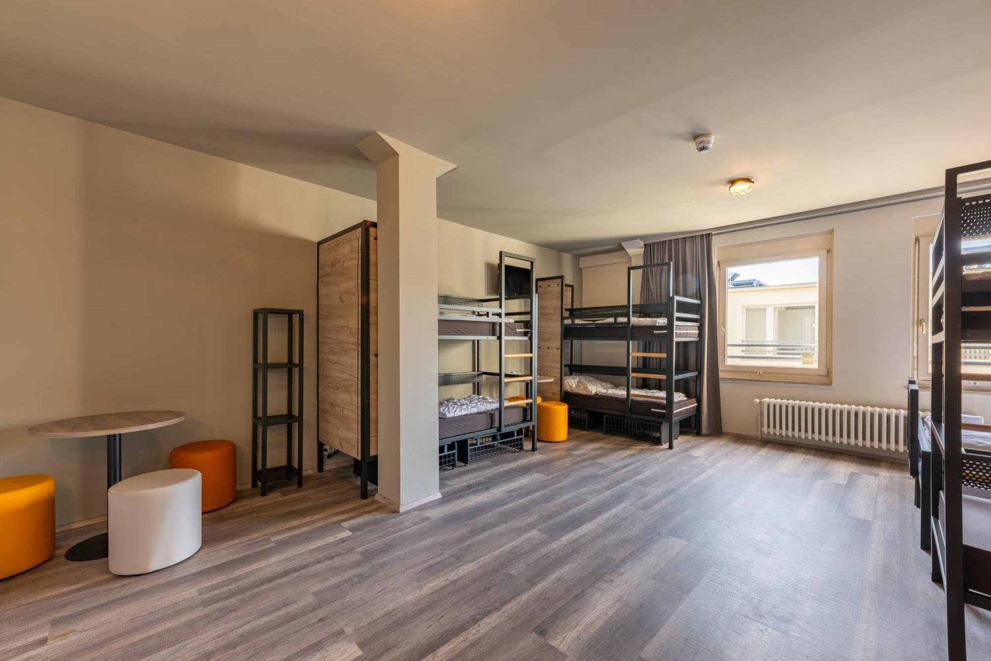 Eight-Bed Room,1435888393:JPEG