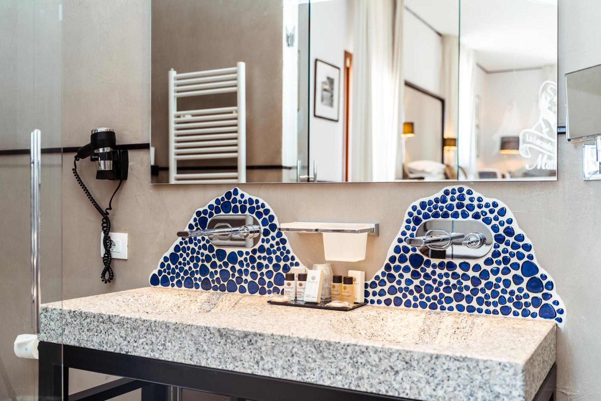Queen Suite Spa Bath