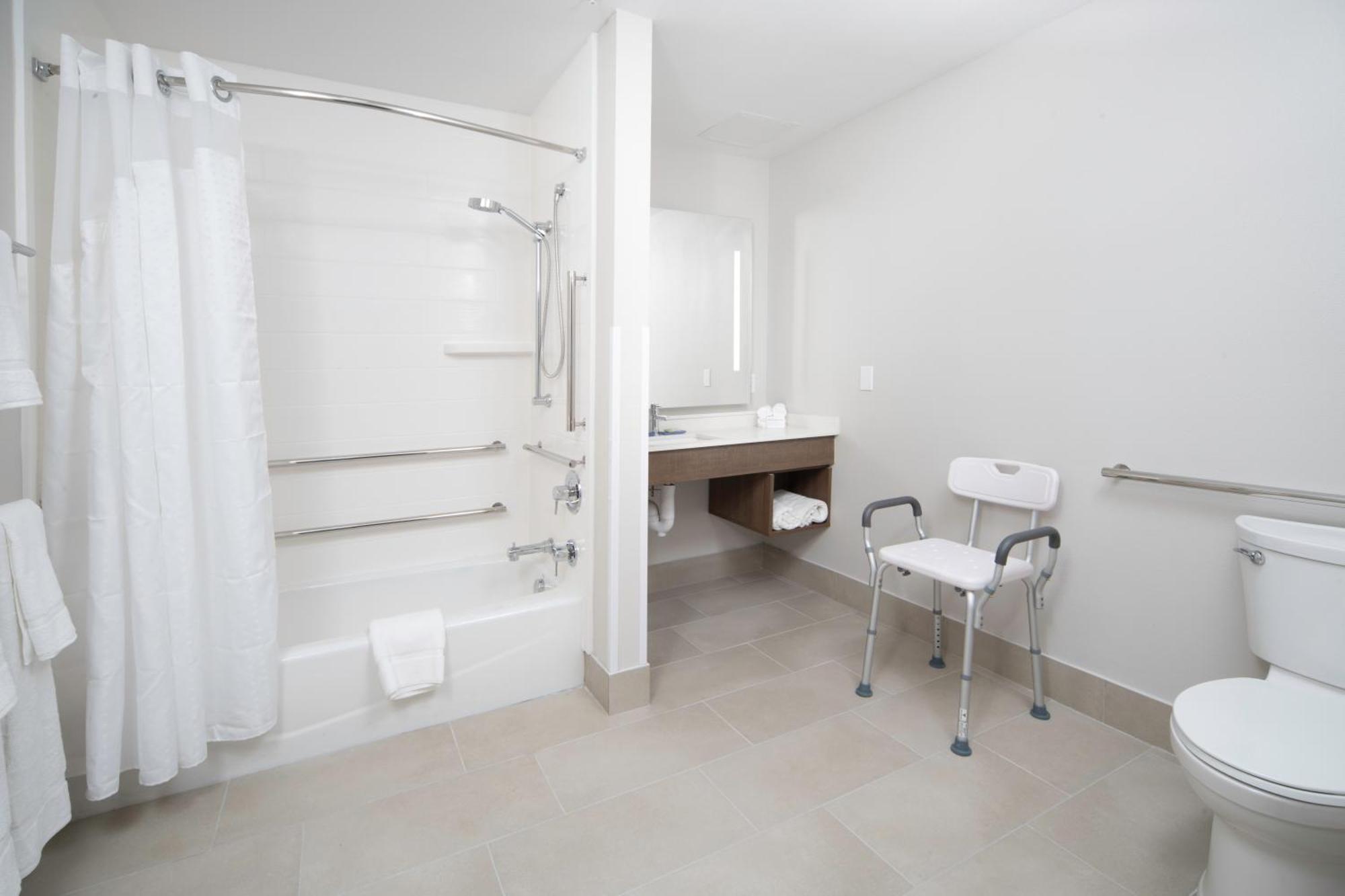 Standard Queen Room Two Queen Beds Communications Accessible