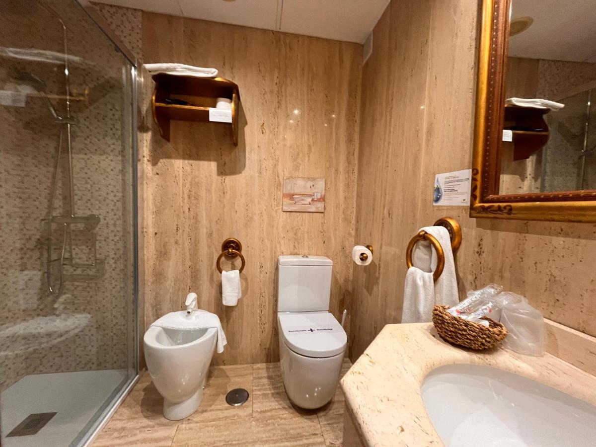 Twin Room,1498969006:JPEG