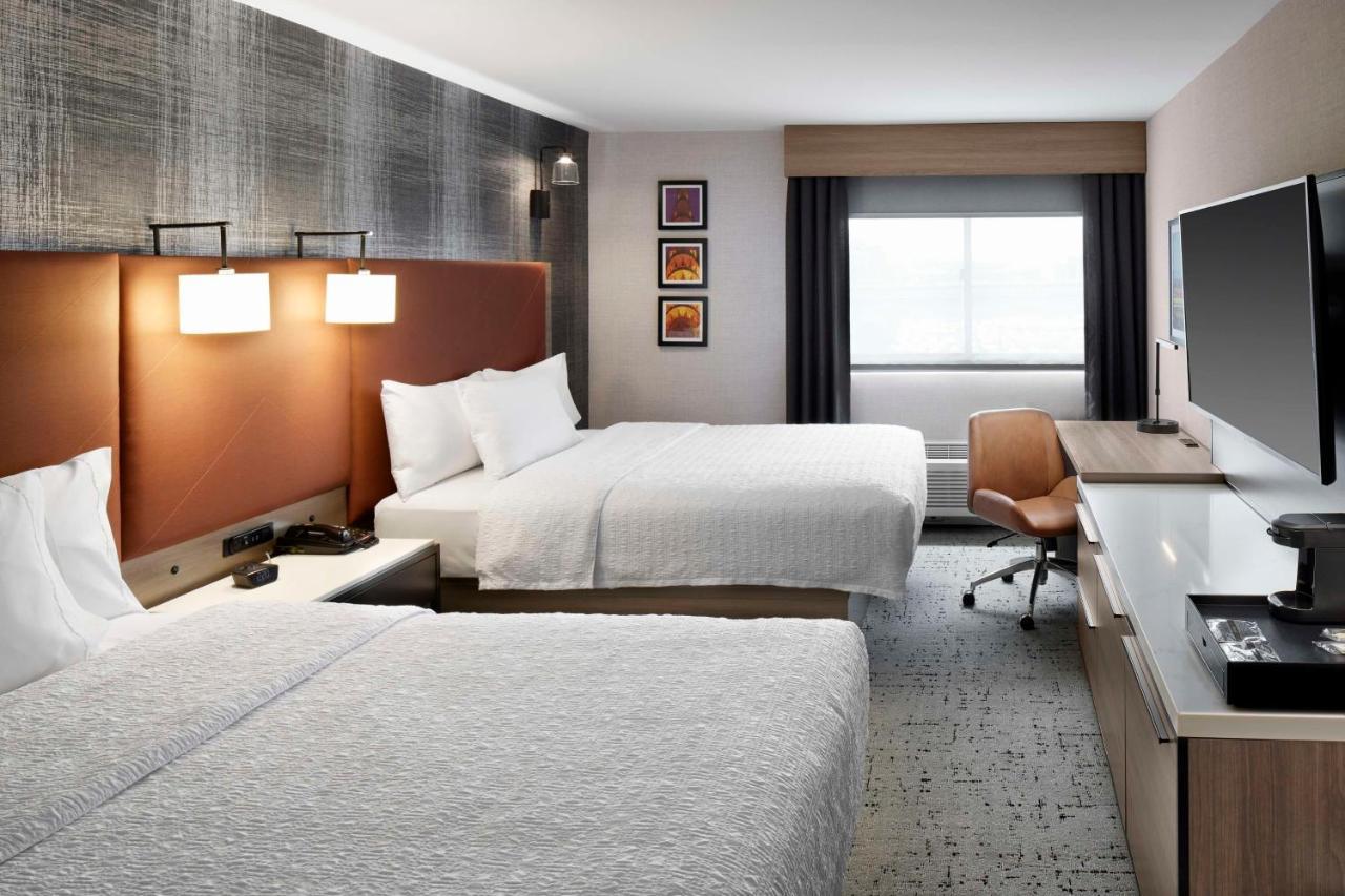 Zimmer mit 2 Queensize-Betten