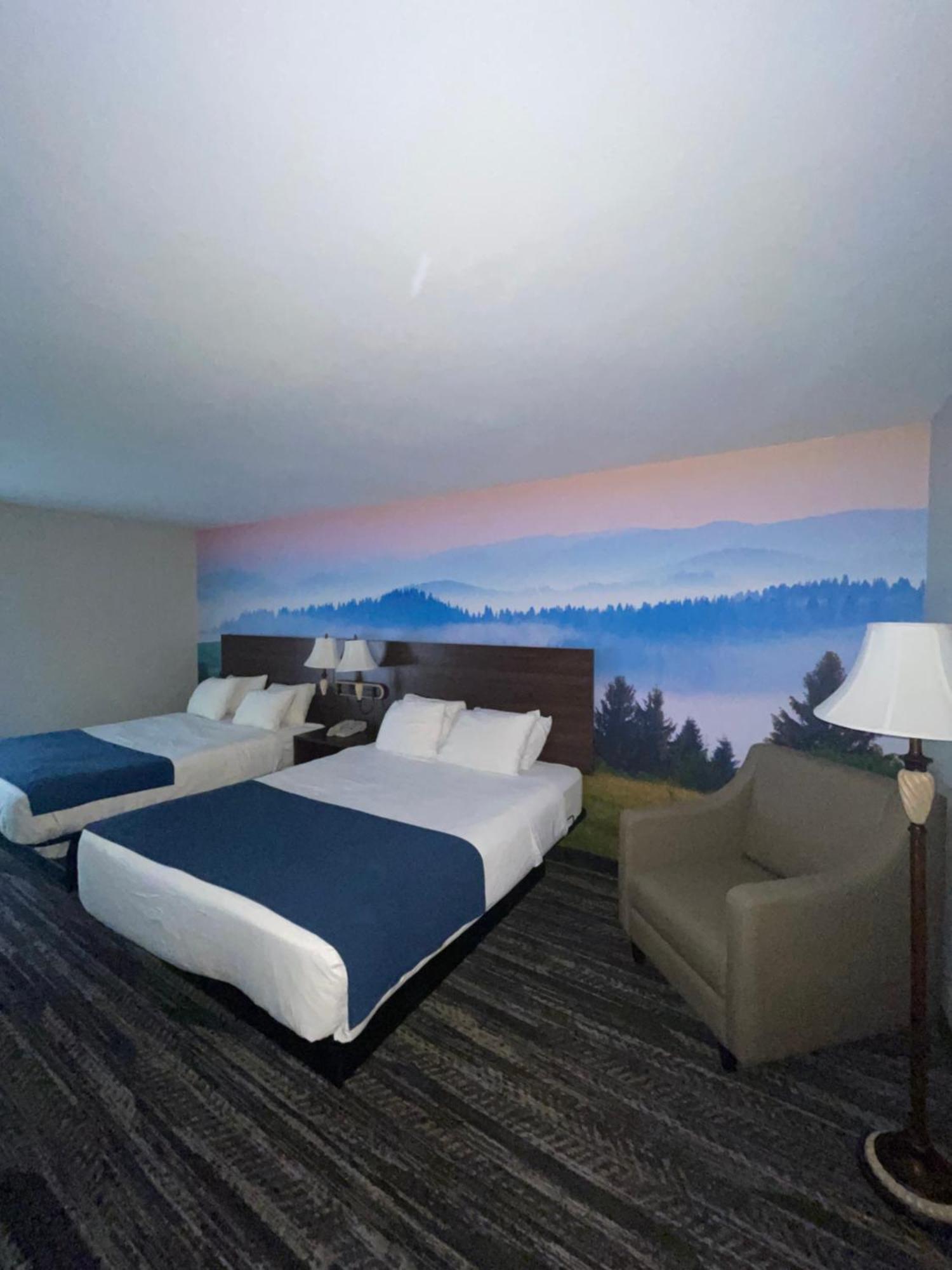 Standard Queen Room with Two Queen Beds - Non Smoking