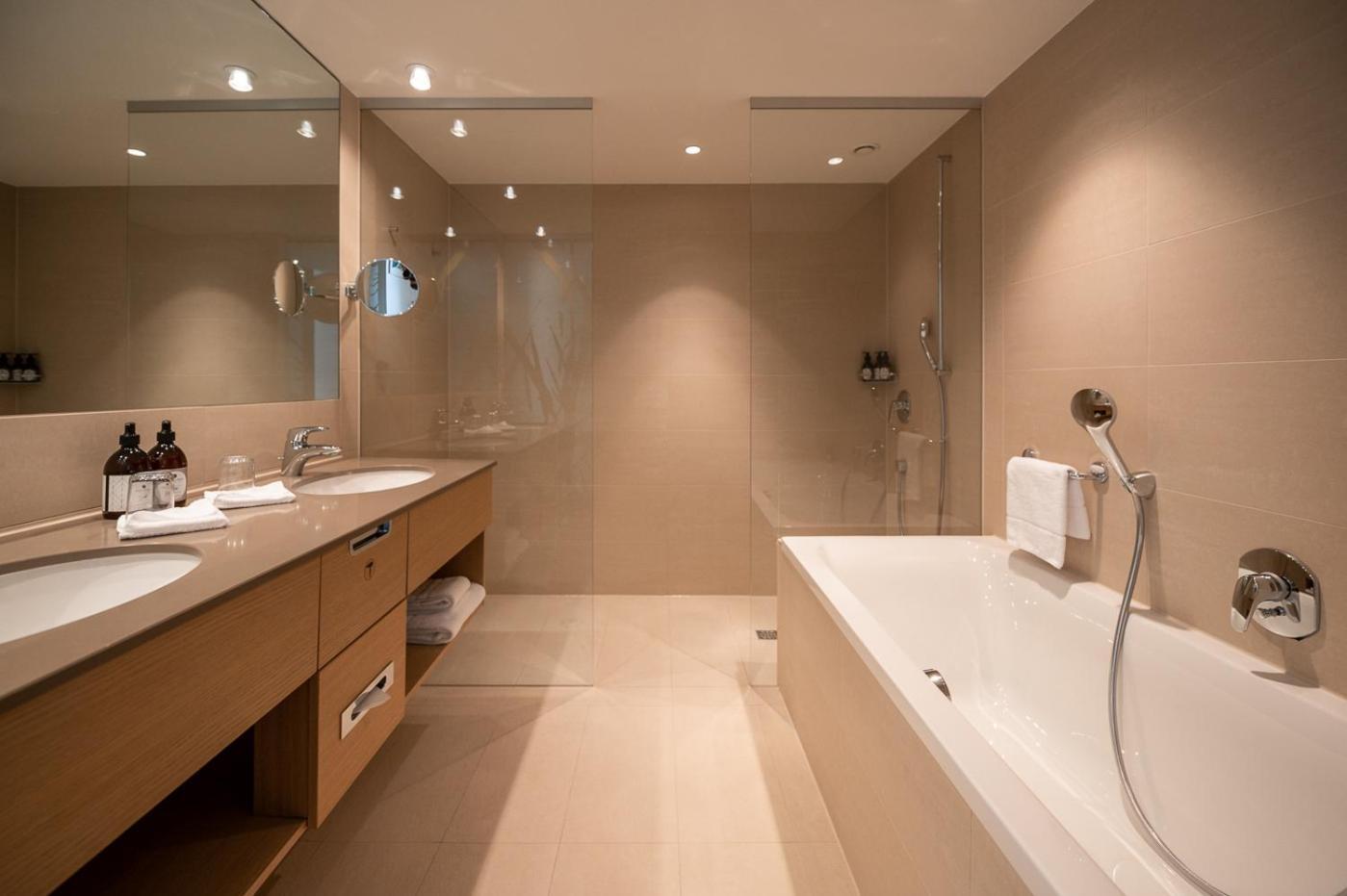 Junior Suite mit Seeblick und Balkon